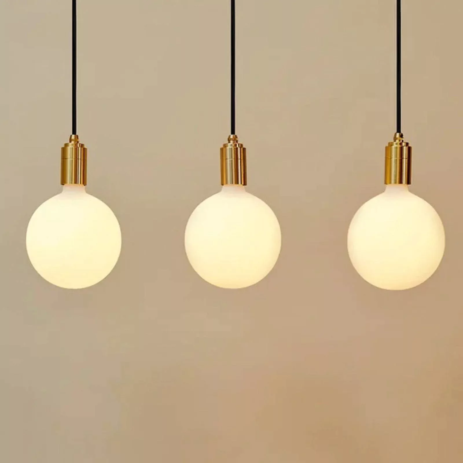 Tala Triple Pendant Linear, Metall, LED-Globelampe opal günstig online kaufen