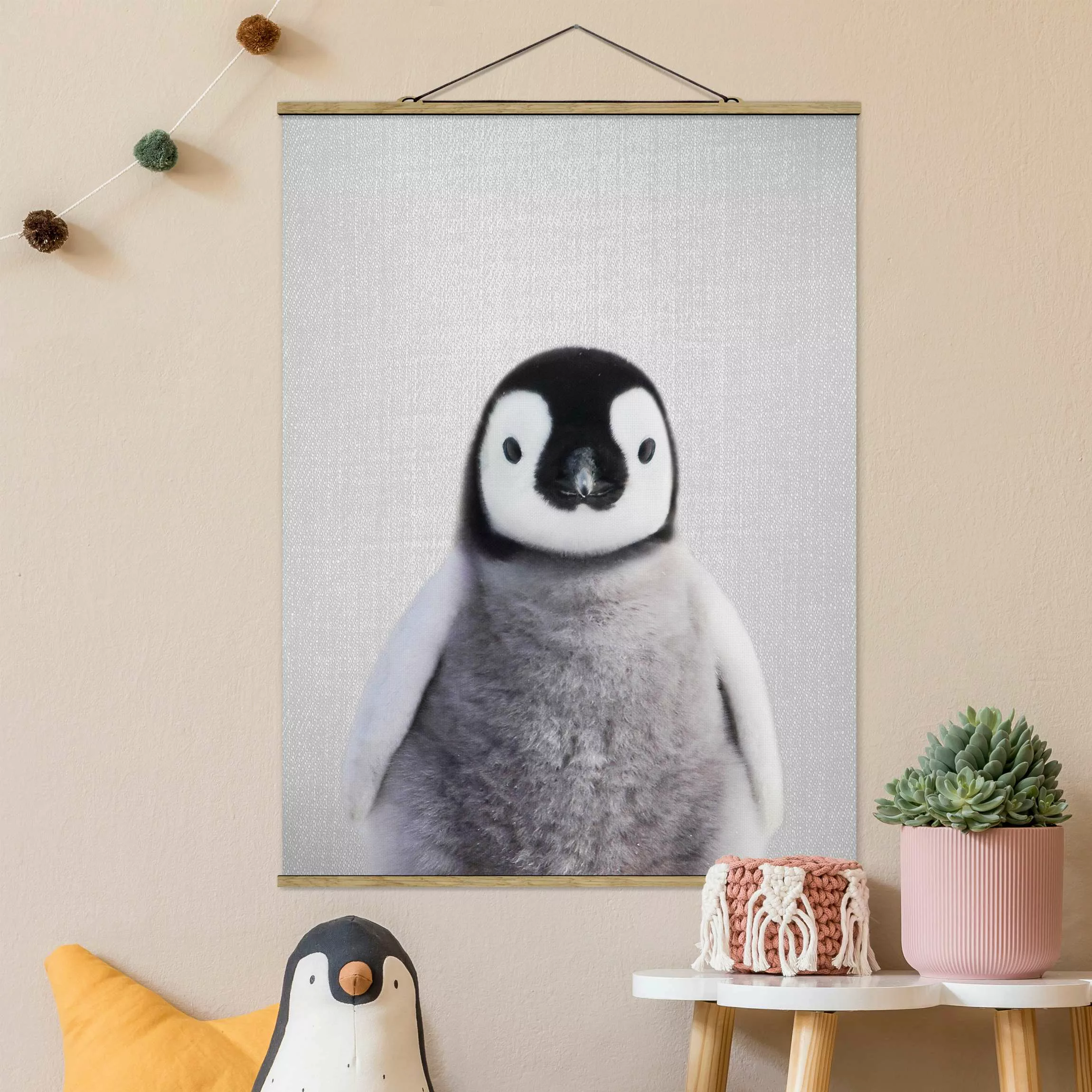 Stoffbild mit Posterleisten Baby Pinguin Pepe günstig online kaufen