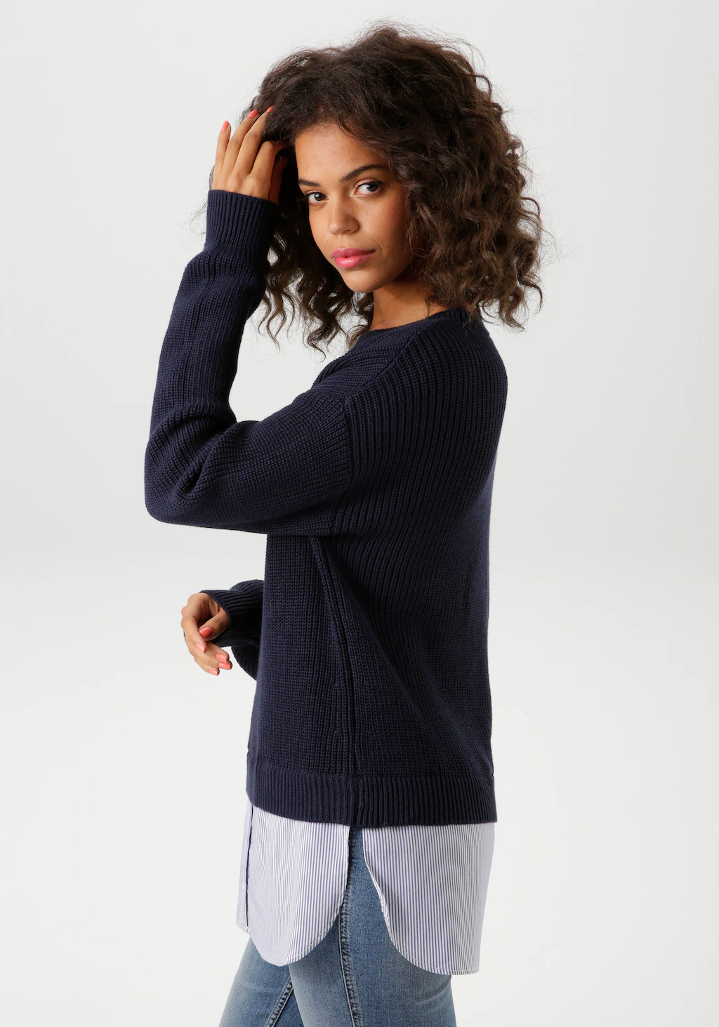 Aniston CASUAL Strickpullover, mit gestreiftem Bluseneinsatz am Saum günstig online kaufen