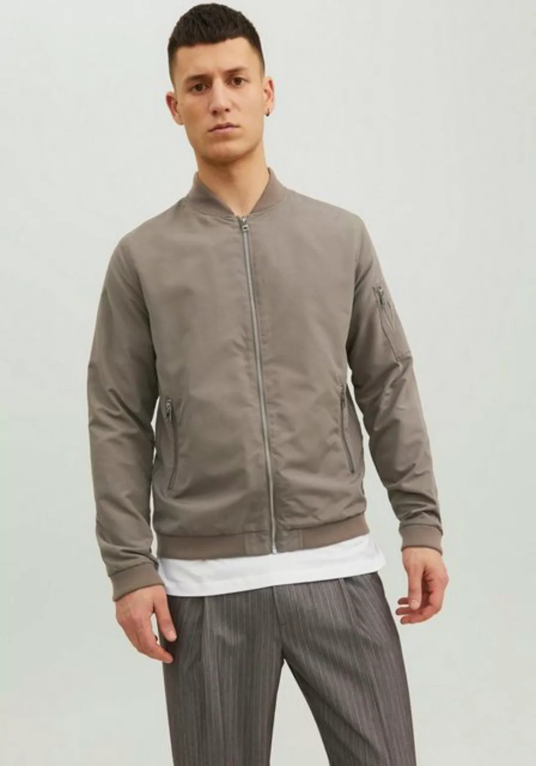 Jack & Jones Blouson JJERUSH BOMBER NOOS mit Reißverschlusstaschen günstig online kaufen