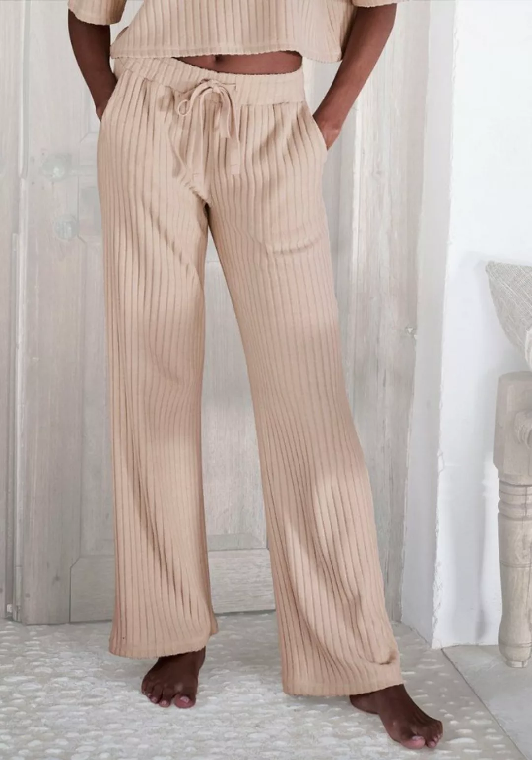 LASCANA Homewearhose -Loungehose (1-tlg) mit weitem Bein und seitlichen Tas günstig online kaufen