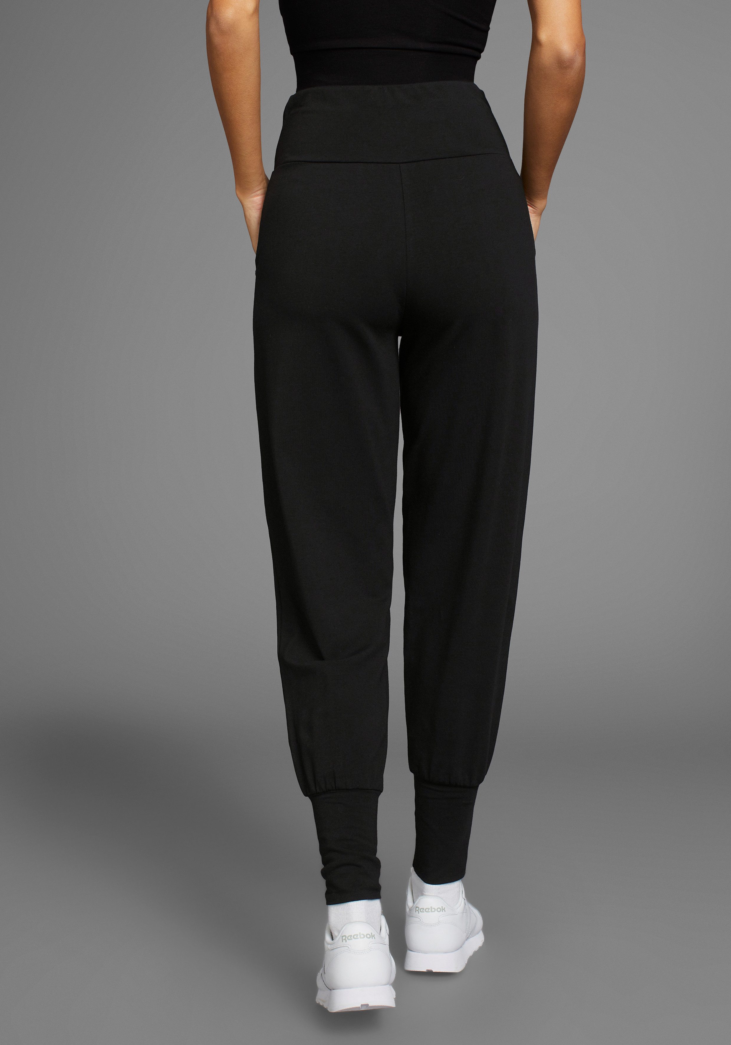 FAYN SPORTS Yogahose, Zwei seitliche Eingrifftaschen & breiter Bund für sic günstig online kaufen
