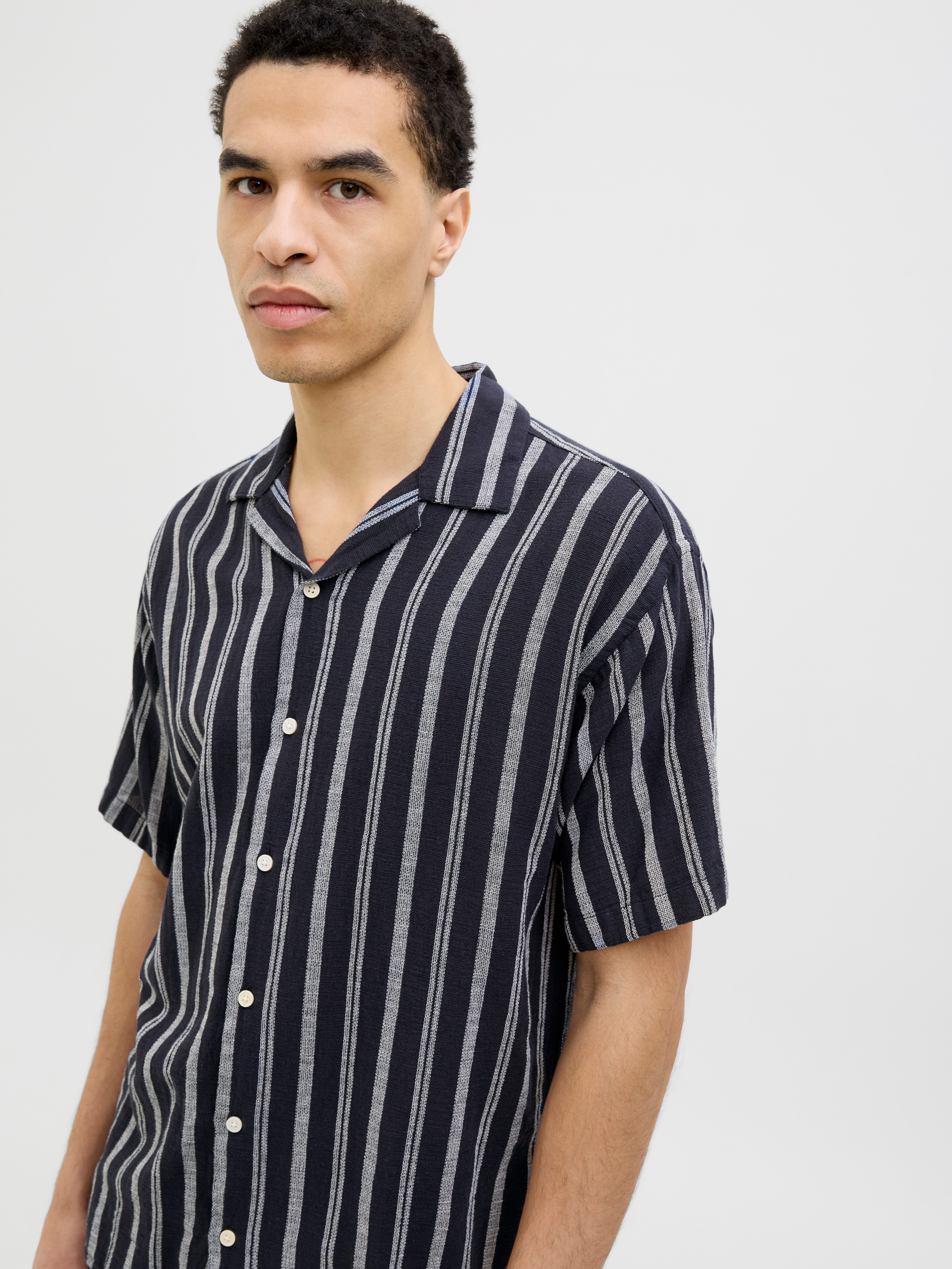 Jack & Jones Herren Freizeit Hemd JJEENZO STRIPE RESORT SHIRT Relaxed Fit günstig online kaufen