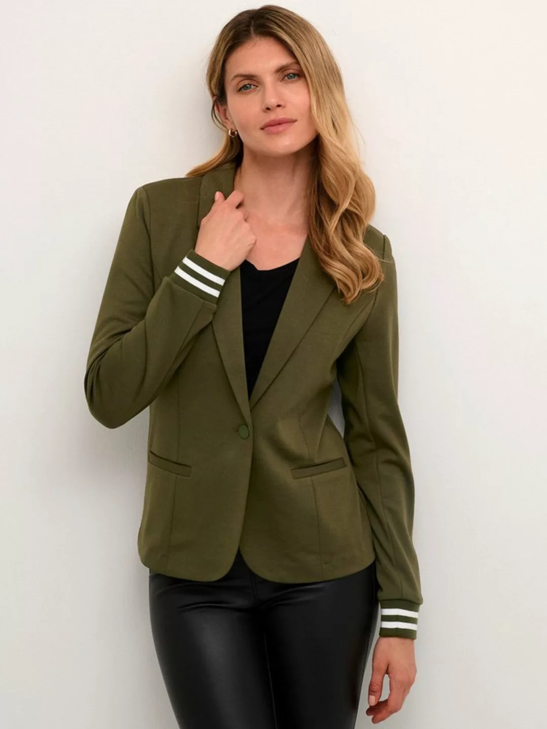 KAFFE Kurzblazer Kinnie (1-tlg) Plain/ohne Details günstig online kaufen