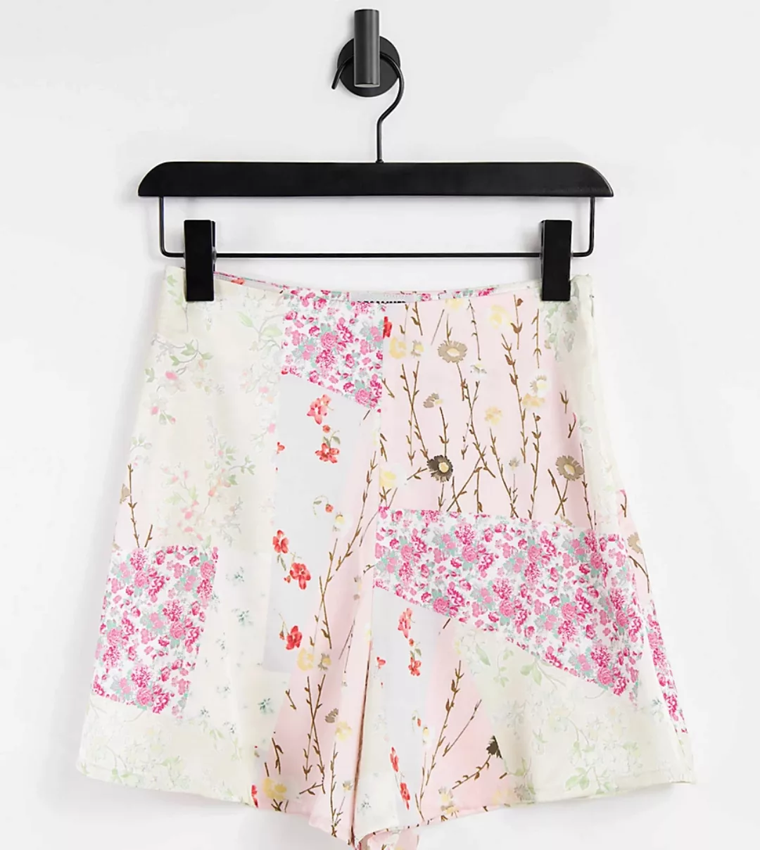 Reclaimed Vintage Inspired – Shorts mit gespleißtem Blumenmuster, Kombiteil günstig online kaufen