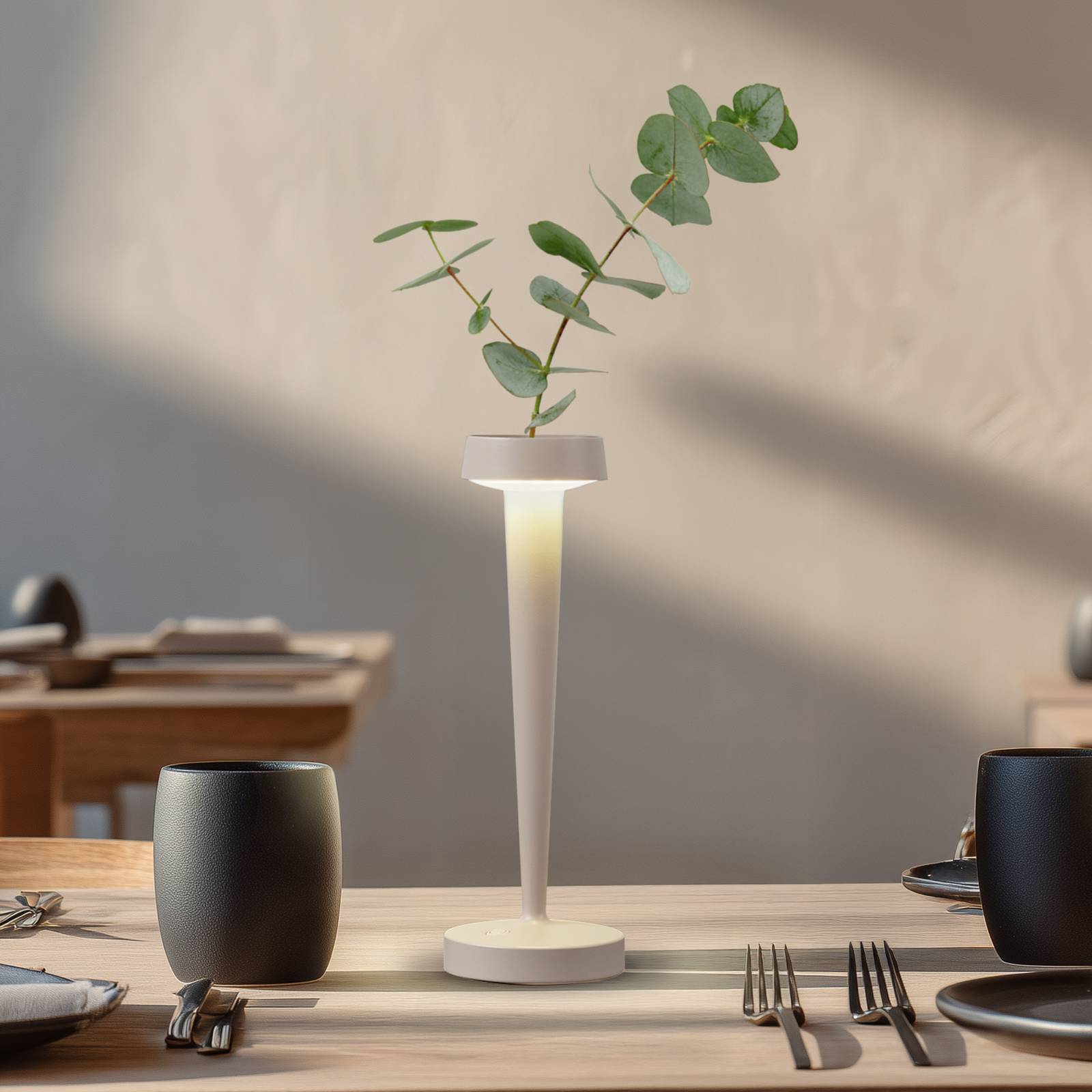 Lucande LED-Akku-Kerzenständer Lea, Vase, beige, 28 cm günstig online kaufen