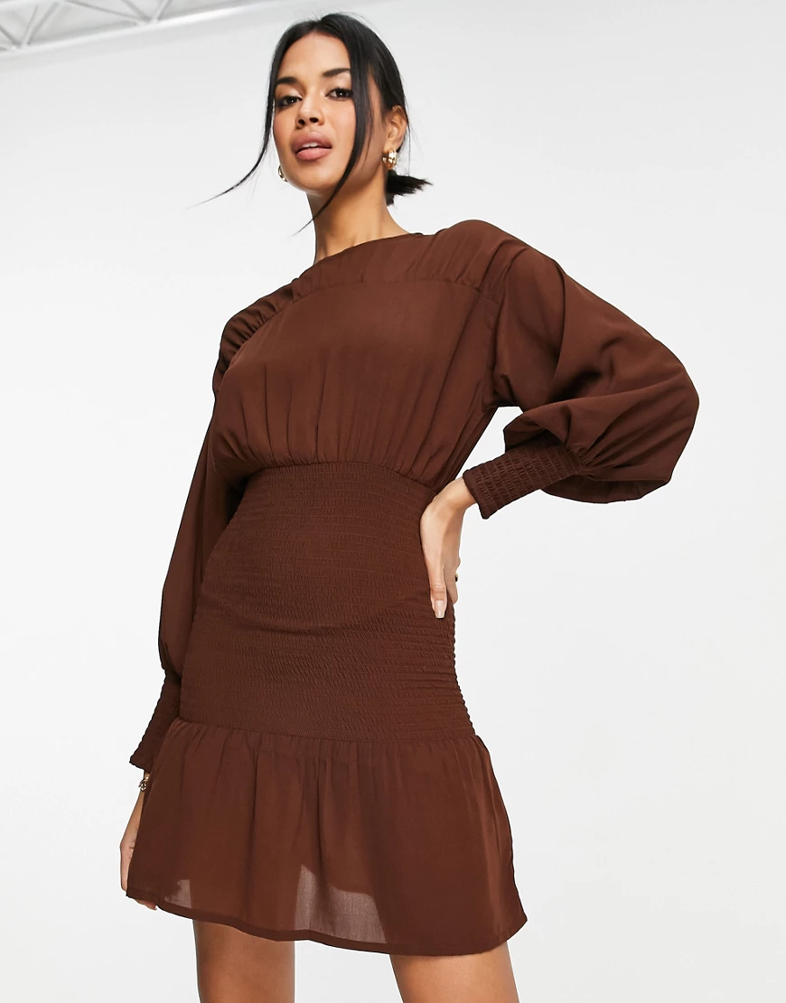 Pretty Lavish – Gerafftes Minikleid in Schokoladenbraun günstig online kaufen