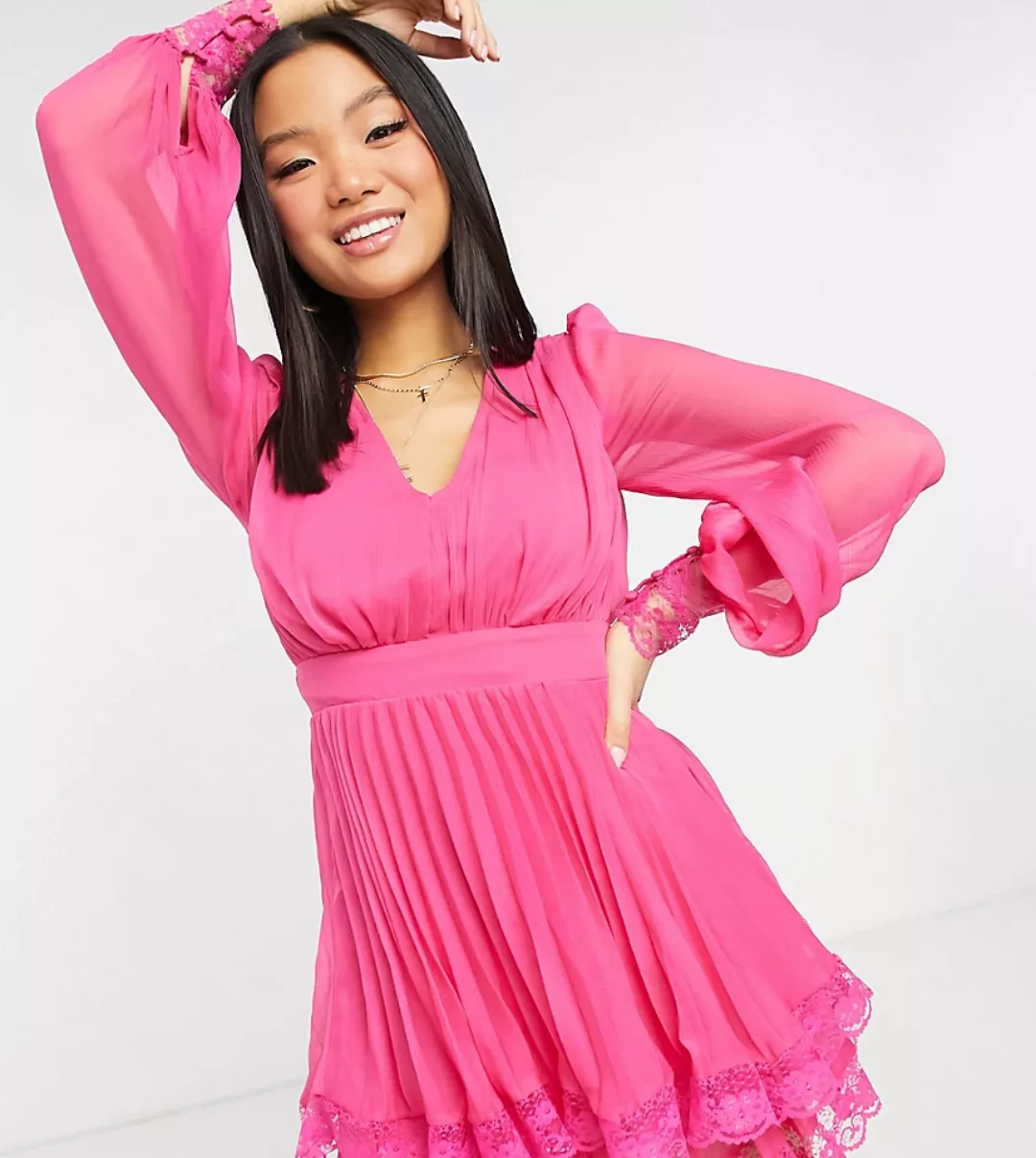 ASOS DESIGN Petite – Exklusives, plissiertes Mini-Skater-Kleid in Pink mit günstig online kaufen