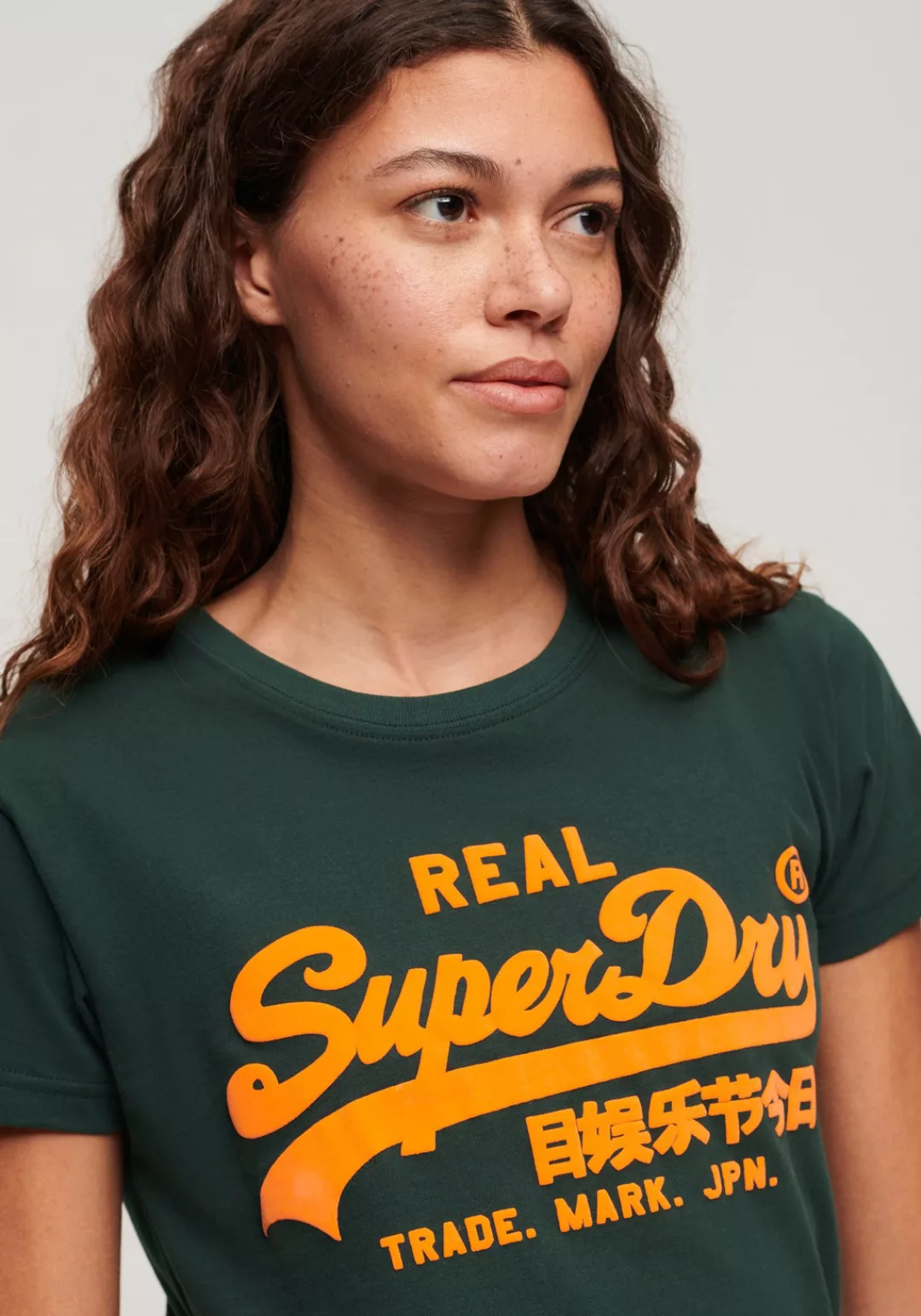 Superdry Kurzarmshirt "NEON VL GRAPHIC FITTED TEE" günstig online kaufen