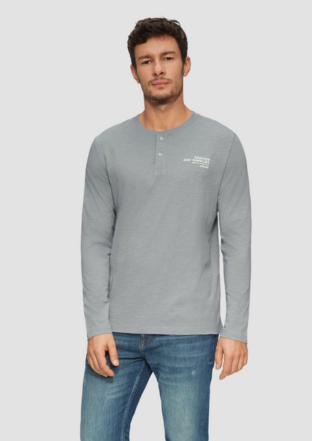 s.Oliver Langarmshirt Henley-Shirt mit Flammgarnstruktur und Stickerei Stic günstig online kaufen