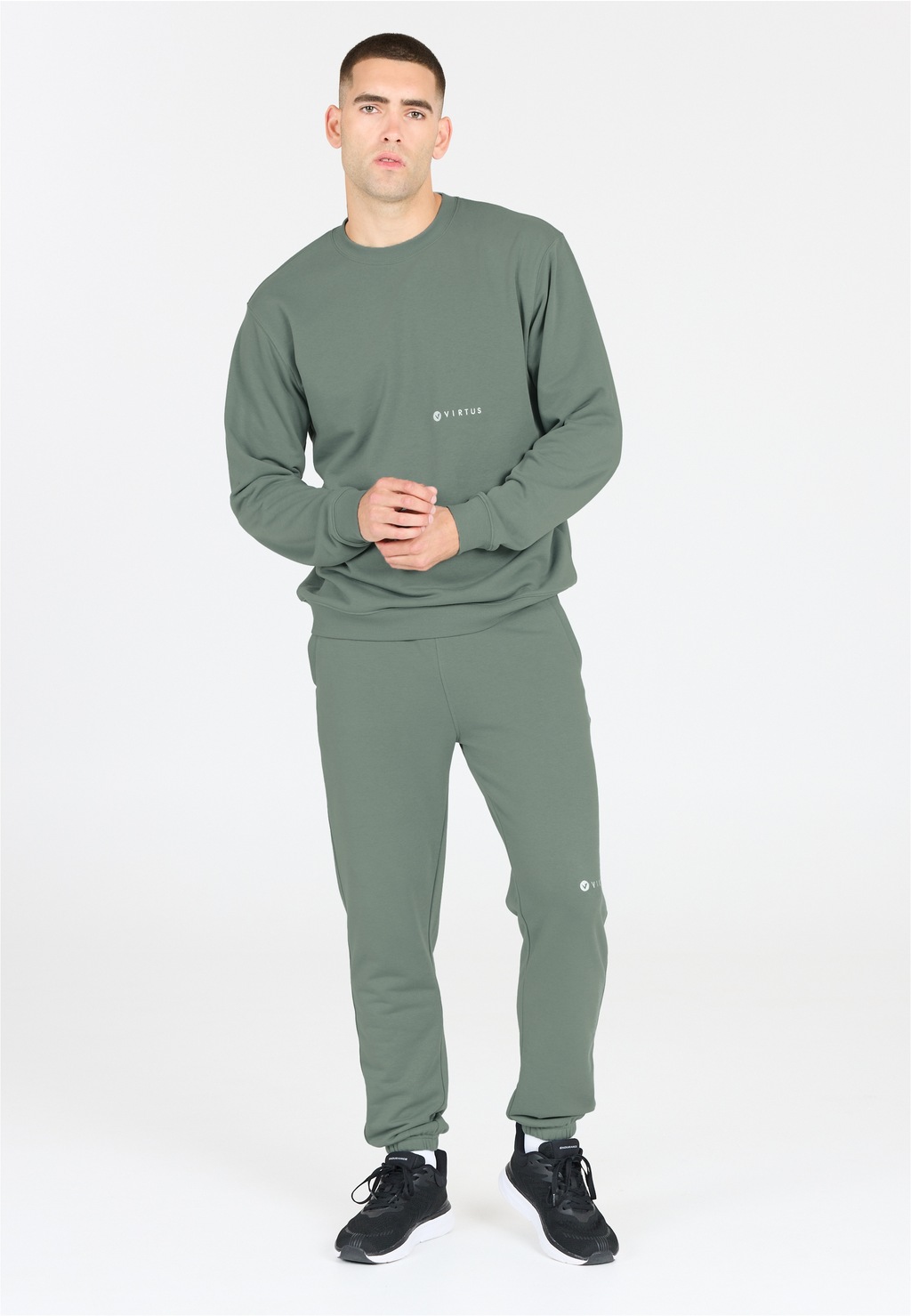 Virtus Sweathose "Kayden", aus weichem Stoff mit sportlichen Akzenten günstig online kaufen