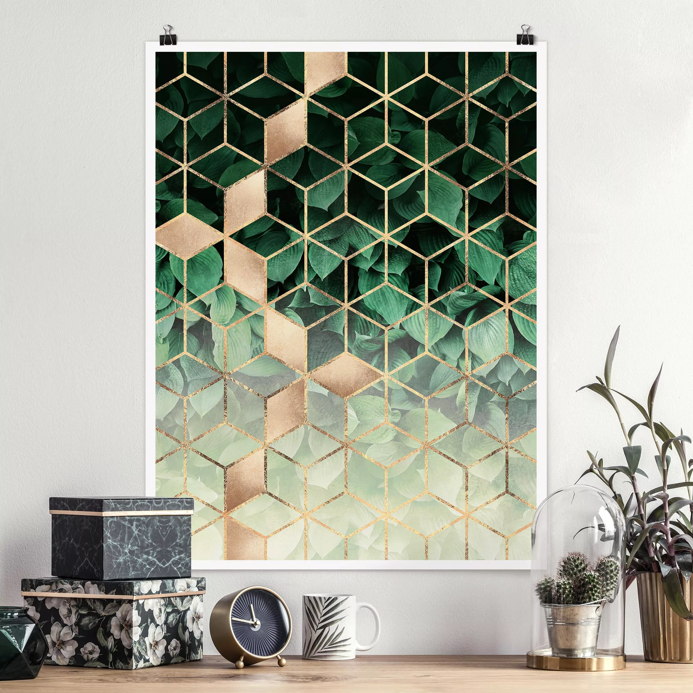 Poster Kunstdruck - Hochformat Grüne Blätter goldene Geometrie günstig online kaufen