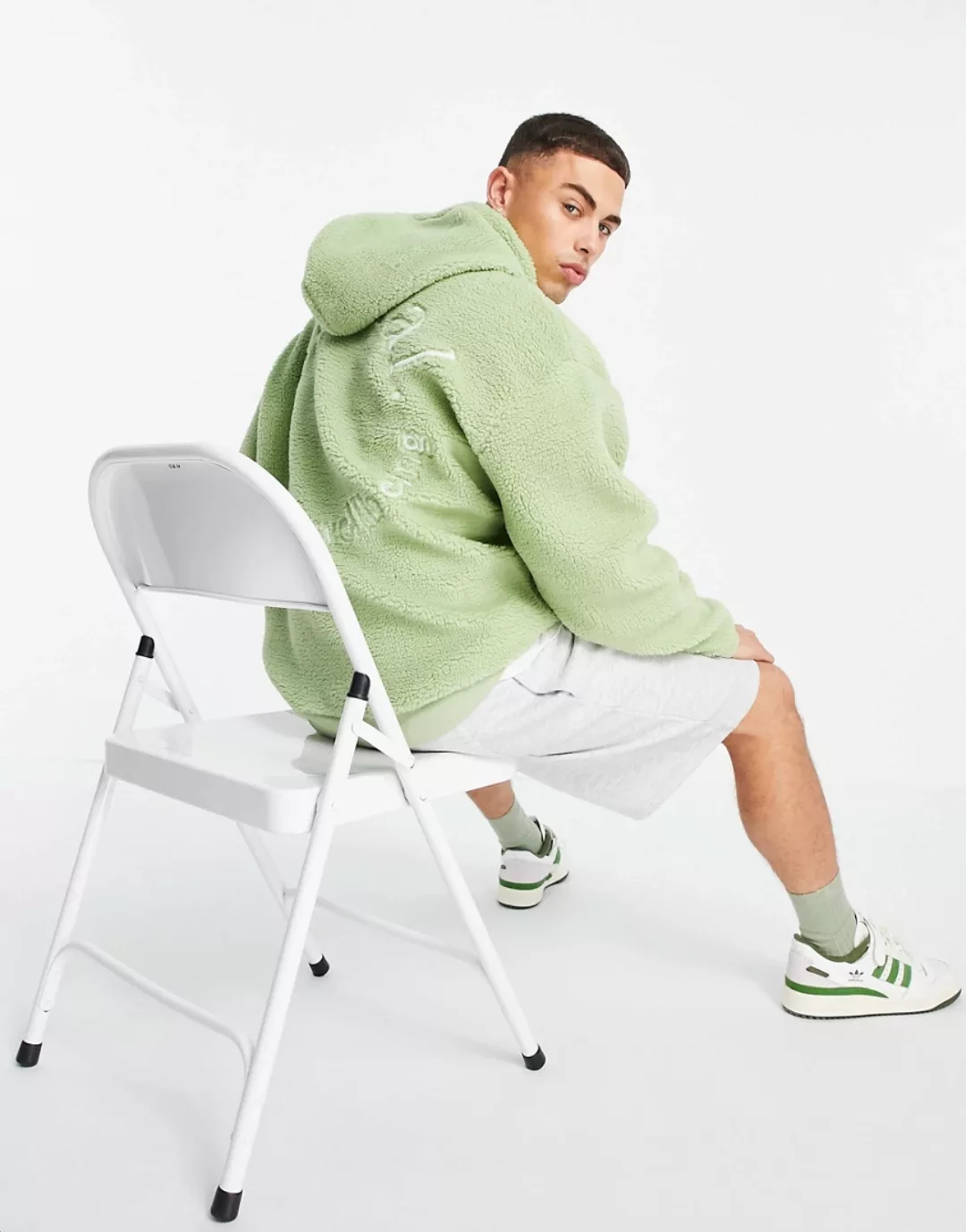 ASOS – Actual – Oversize-Kapuzenpullover aus Teddyfell mit großer Rückensti günstig online kaufen