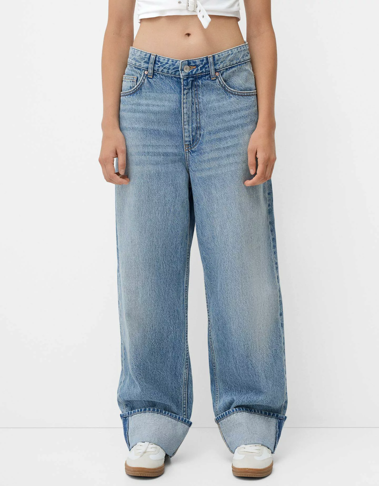 Bershka Jeans Im Baggy-Hosen-Stil Und Loose-Fit Mit Umgeschlagenem Saum Dam günstig online kaufen