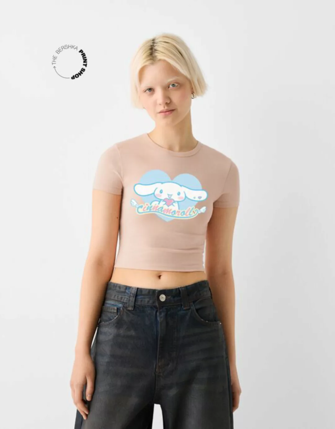 Bershka Cropped-T-Shirt Cinnamoroll Mit Kurzen Ärmeln Und Print Damen S Ros günstig online kaufen