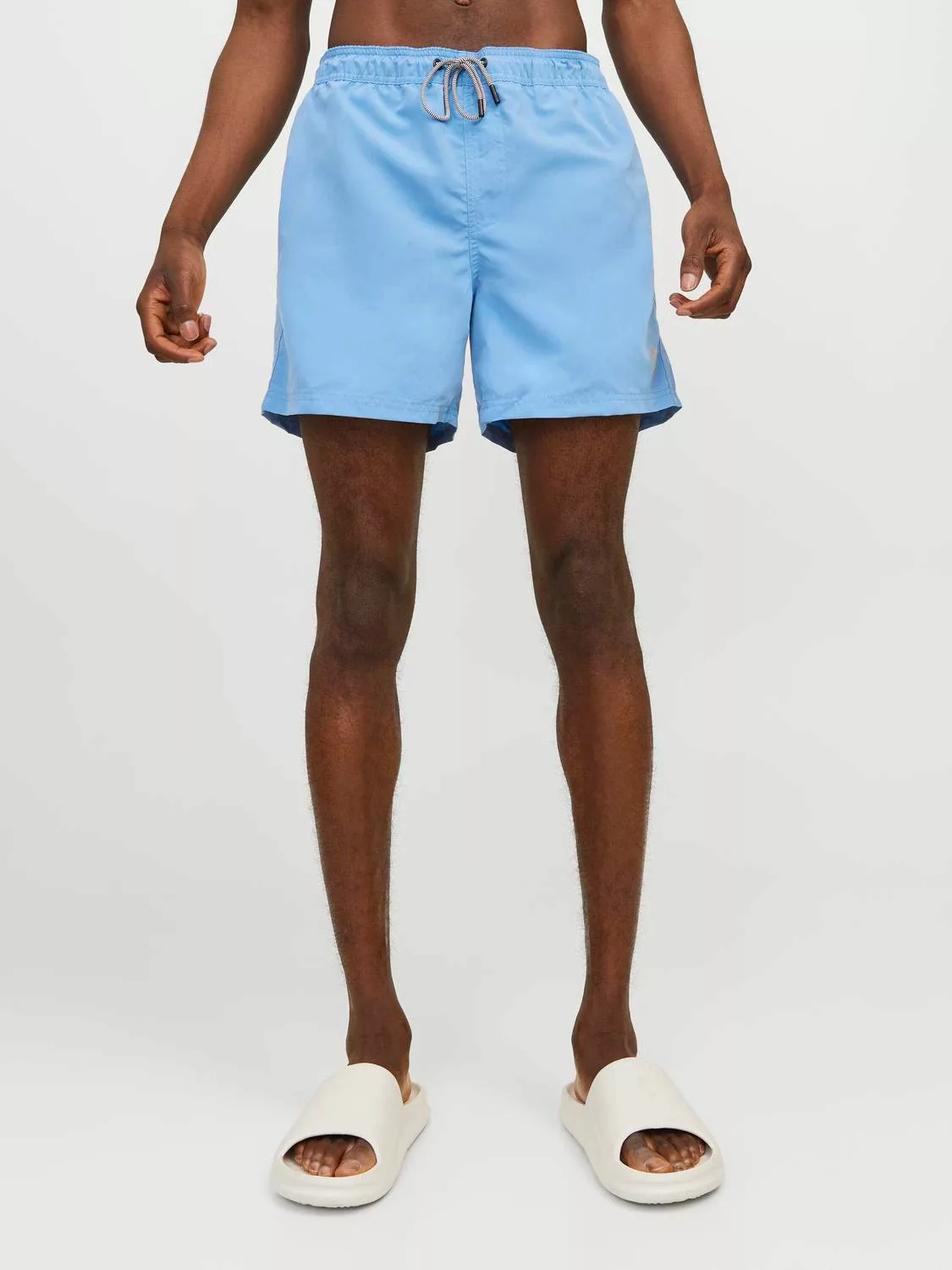 Jack & Jones Badeshorts "JPSTFIJI JJSWIM SOLID SN LY", schmal geschnittene günstig online kaufen