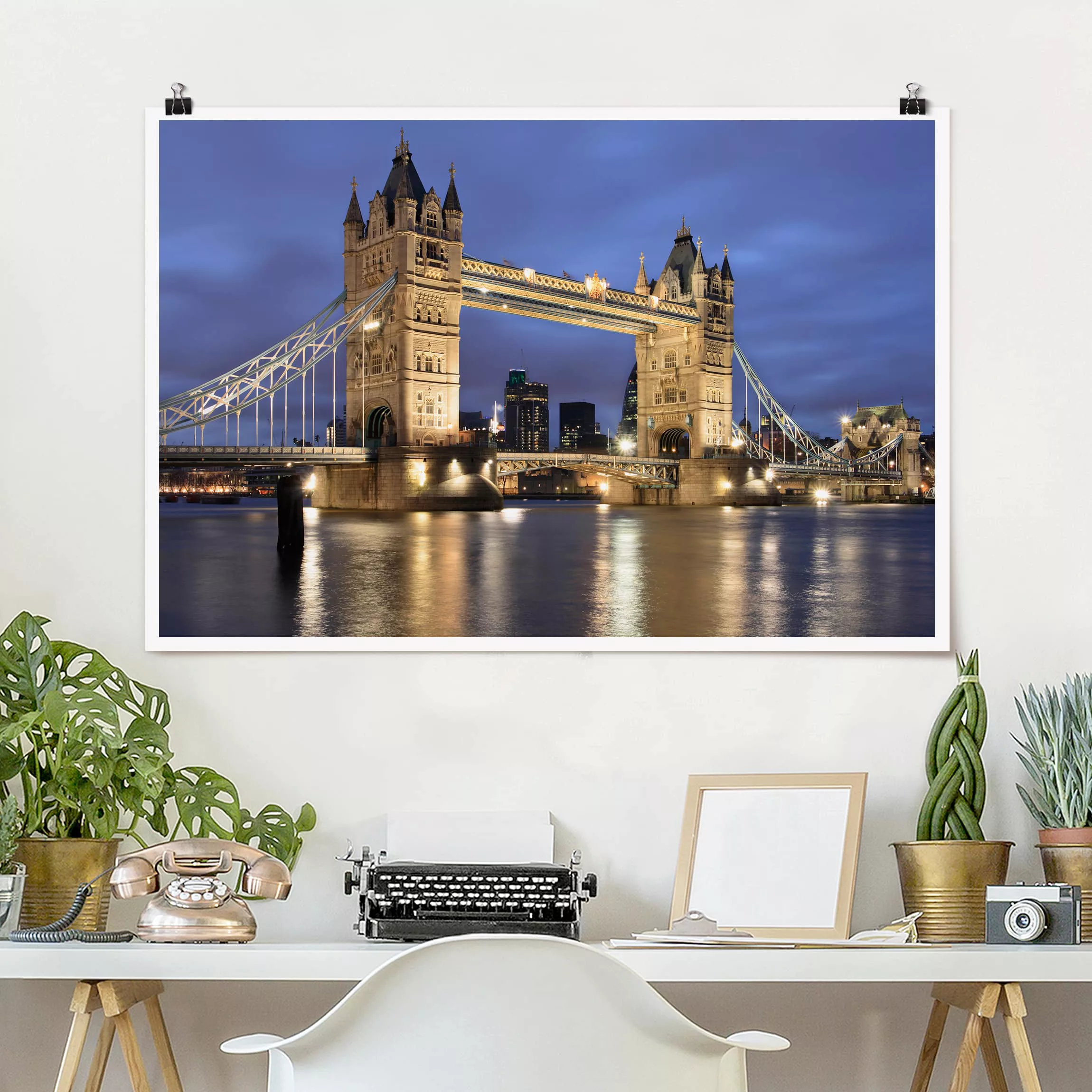 Poster Architektur & Skyline - Querformat Tower Brücke bei Nacht günstig online kaufen