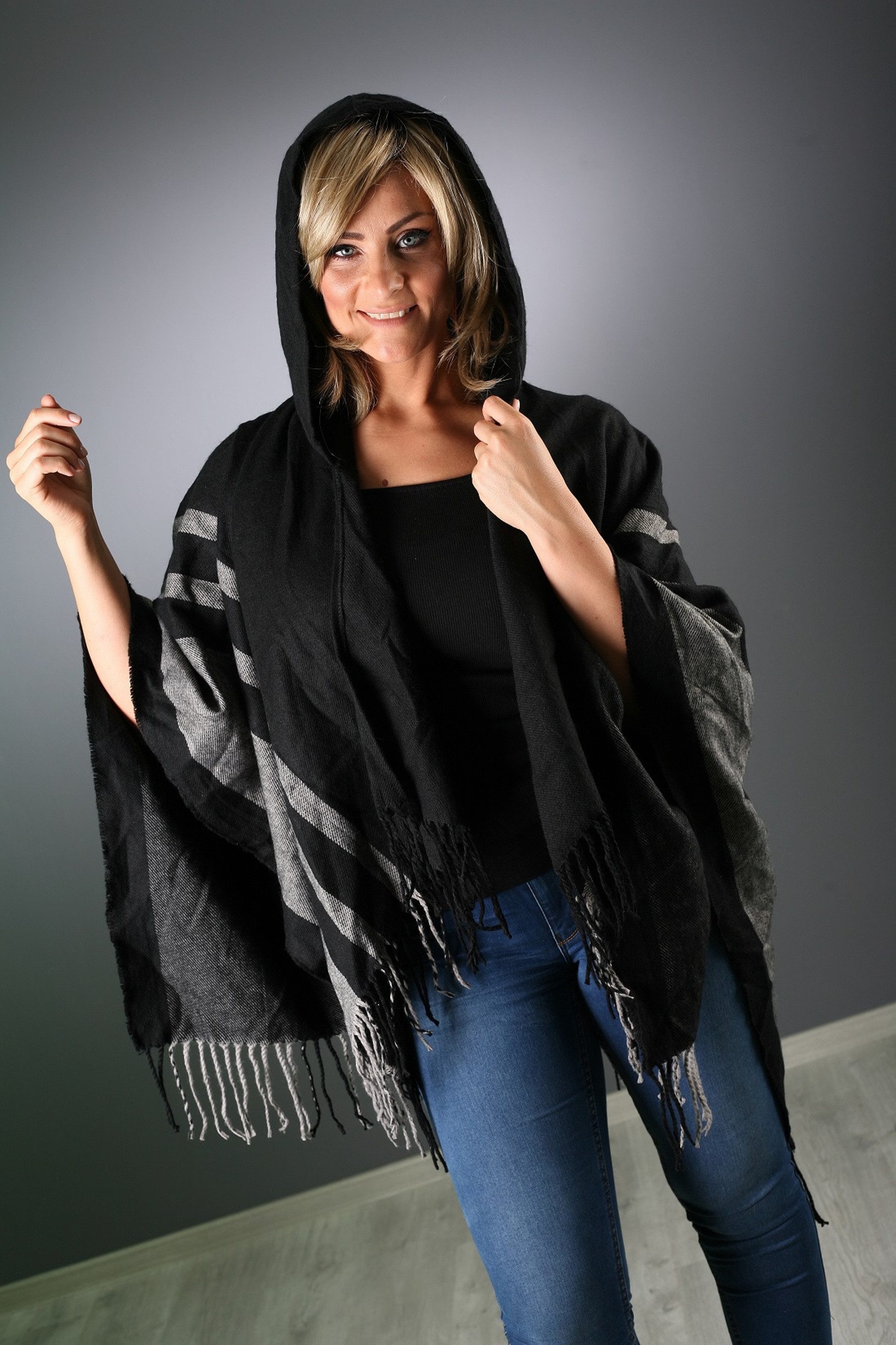 DanCarol Poncho DC-W-PONCHO-mit Kapuze der Trend günstig online kaufen