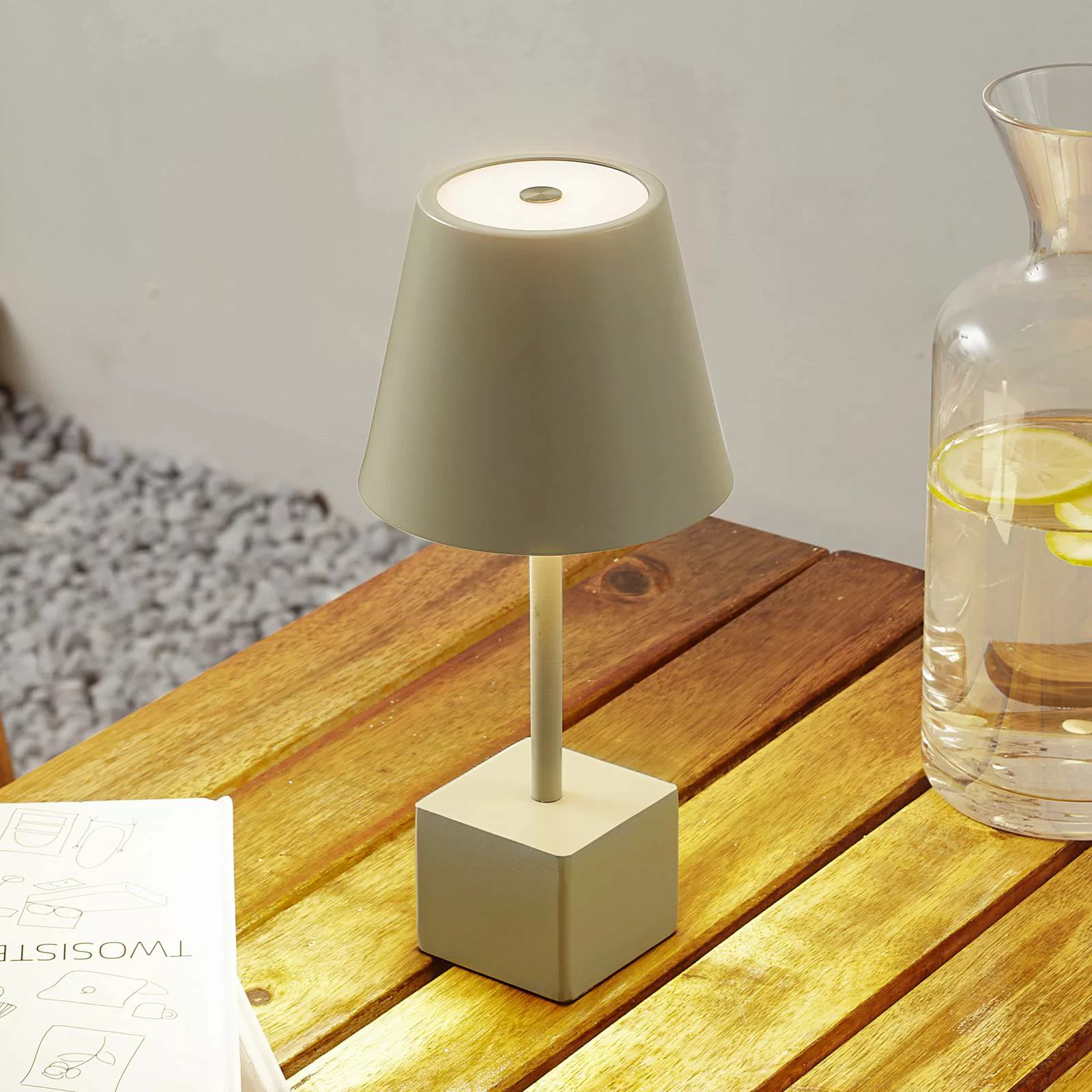 Lindby LED-Akkutischleuchte Janea CUBE, grün, Metall günstig online kaufen