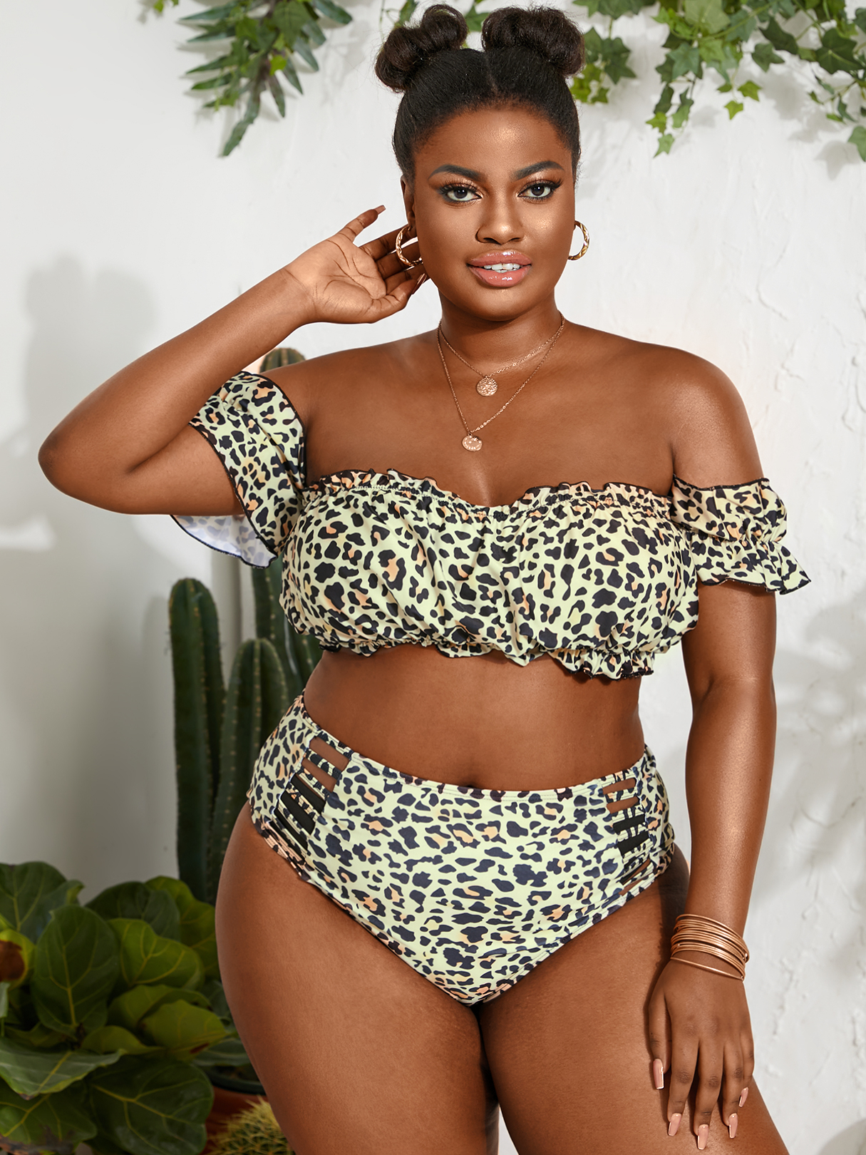 Plus Size Schulterfrei Cut Out Kurze Ärmel mit Salatrand Badeanzug günstig online kaufen