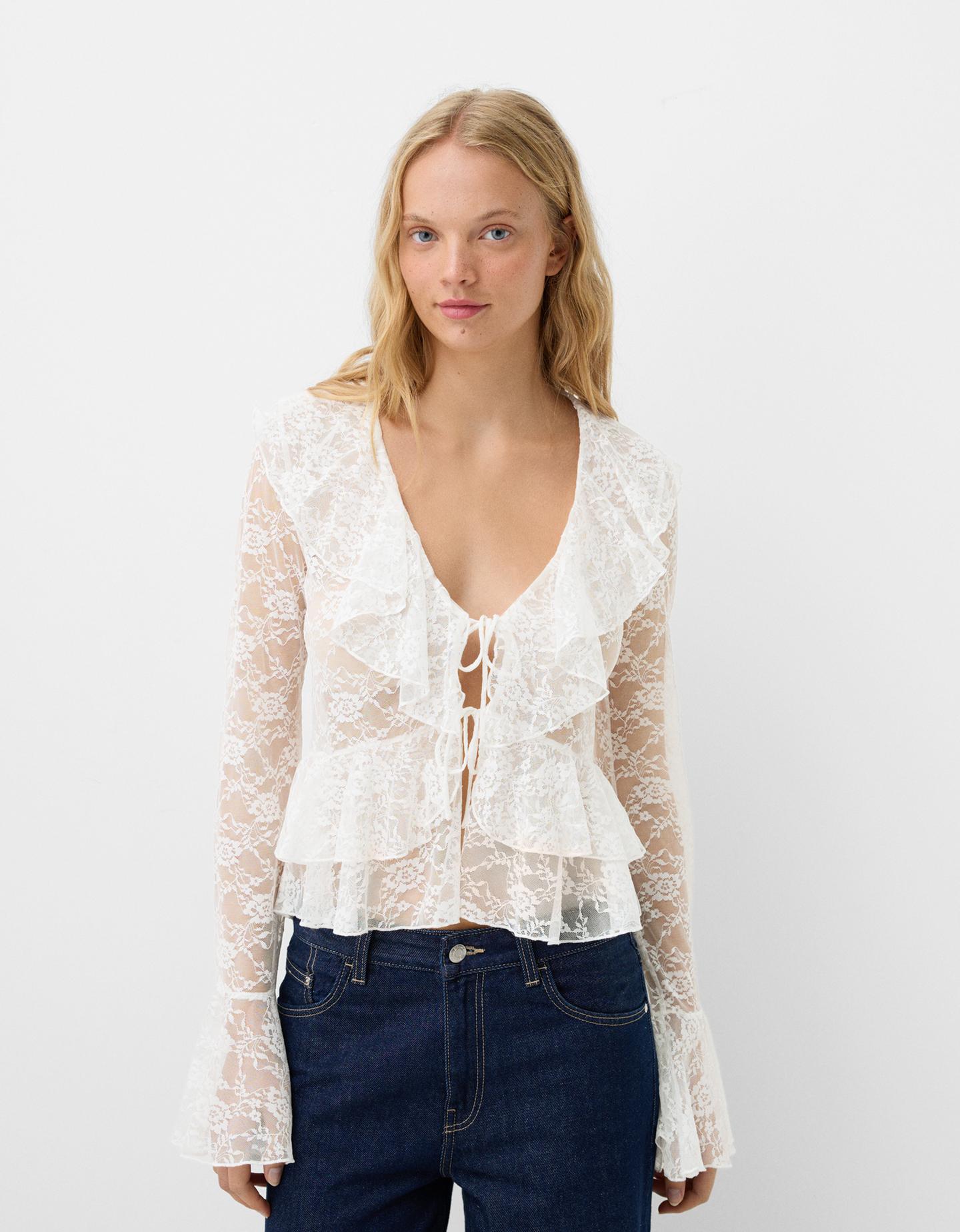 Bershka Bluse Mit Spitzenkante Und Volants Damen L Grbrochenes Weiss günstig online kaufen