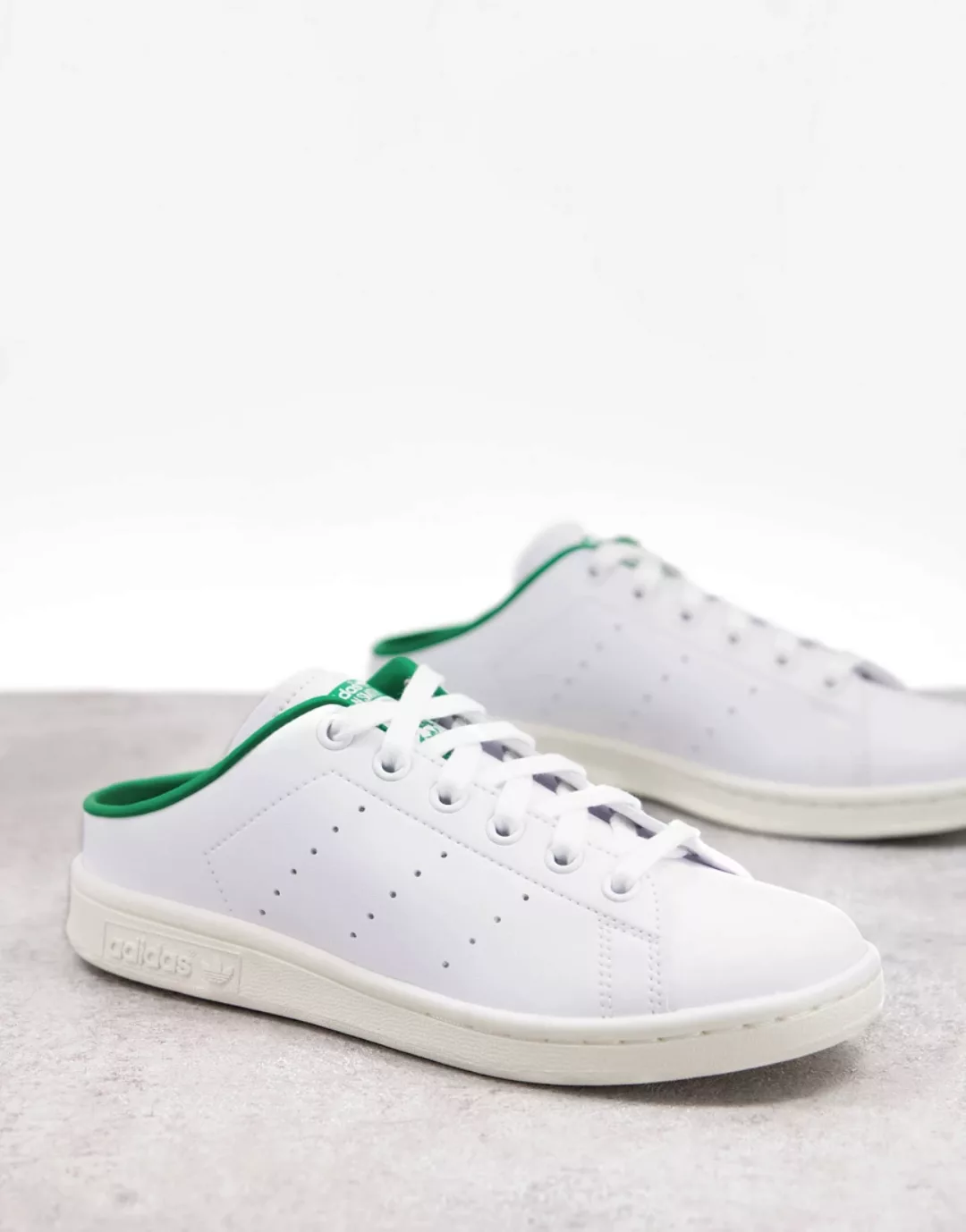 adidas Originals – Stan Smith – Sneaker in Weiß und Grün aus nachhaltigem M günstig online kaufen