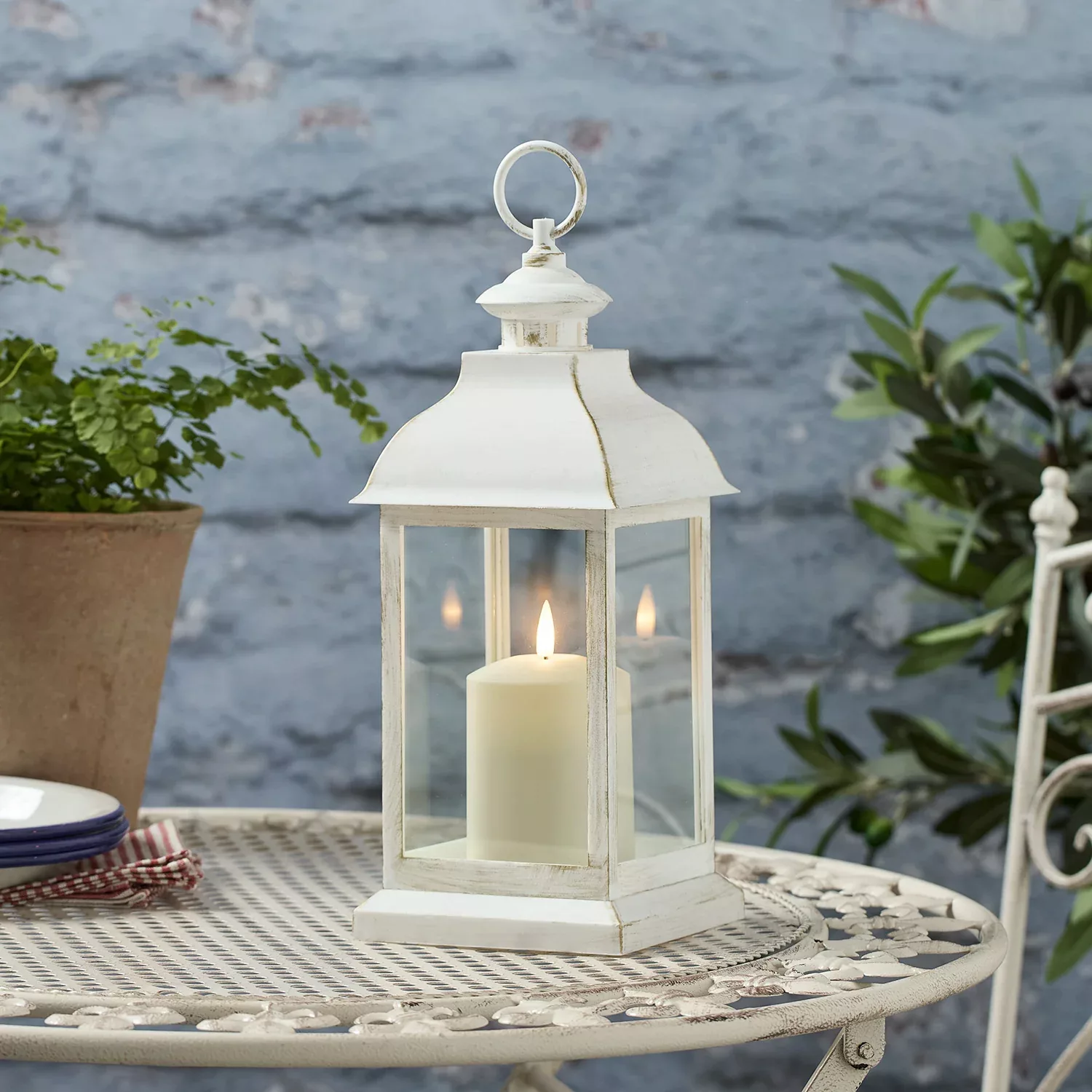 30cm Laterne rustikal weiß mit TruGlow® Outdoor Kerze günstig online kaufen