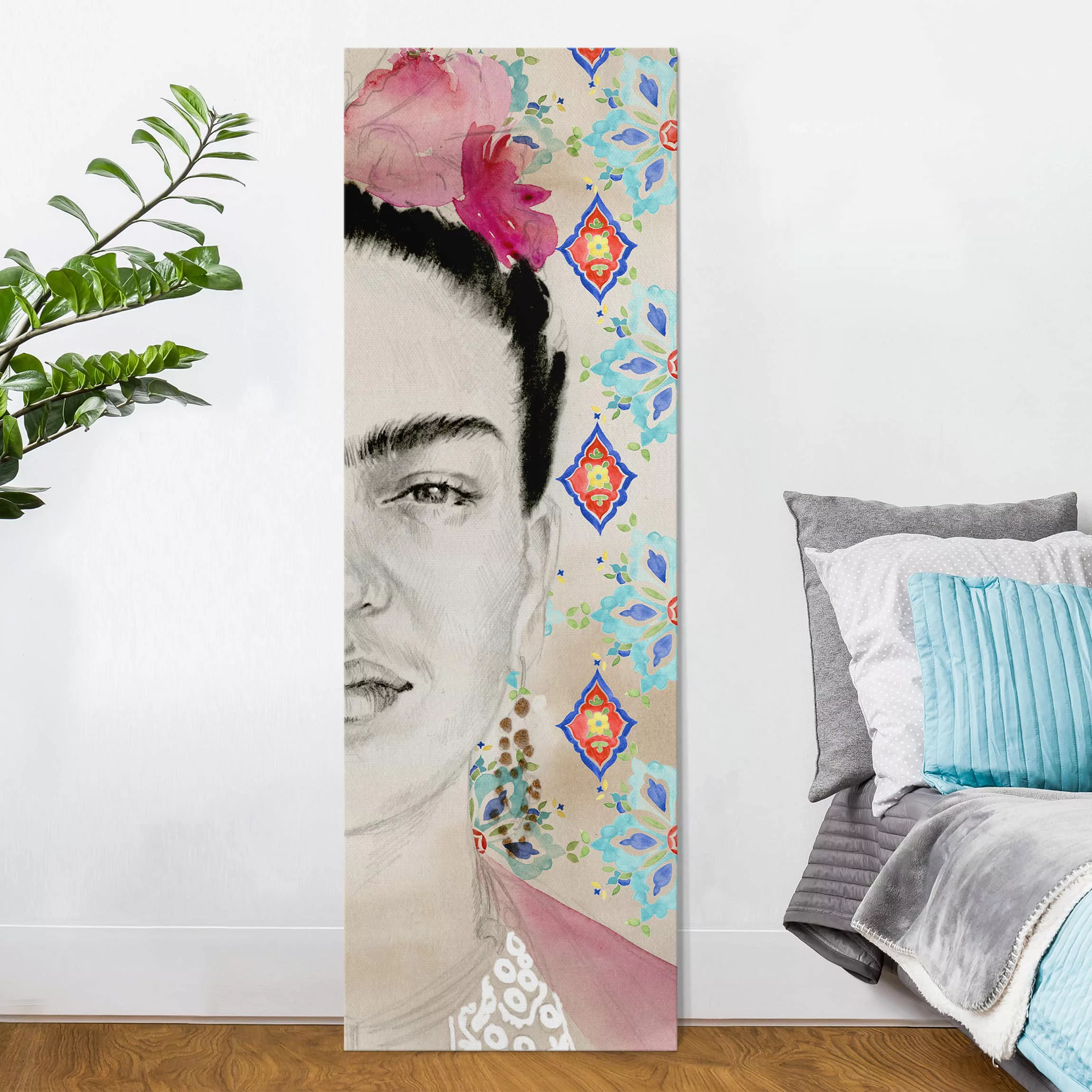 Leinwandbild Portrait - Hochformat Frida mit rosa Blüten I günstig online kaufen