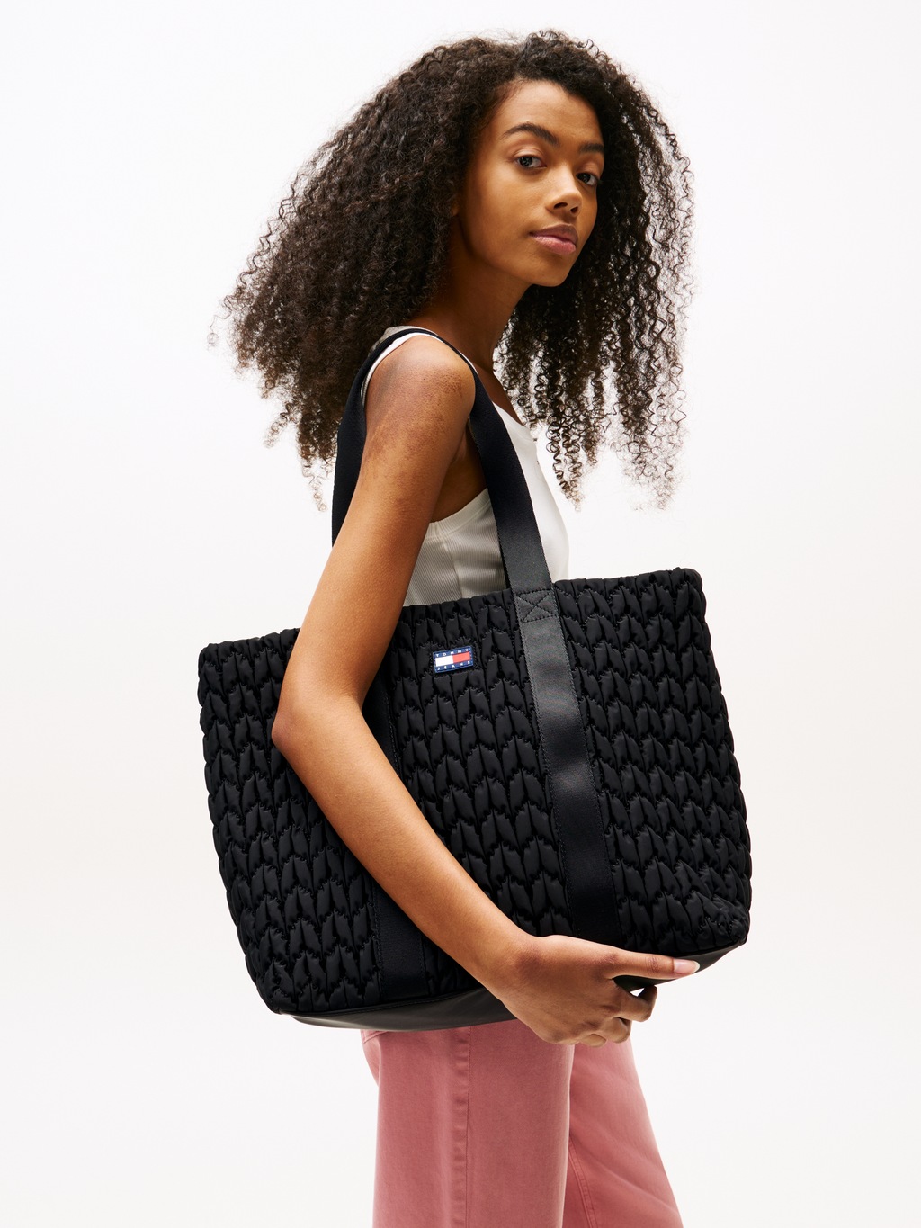 Tommy Jeans Tragetasche "TJW URBAN QUILTED TOTE", Damen Schultertasche, Umh günstig online kaufen
