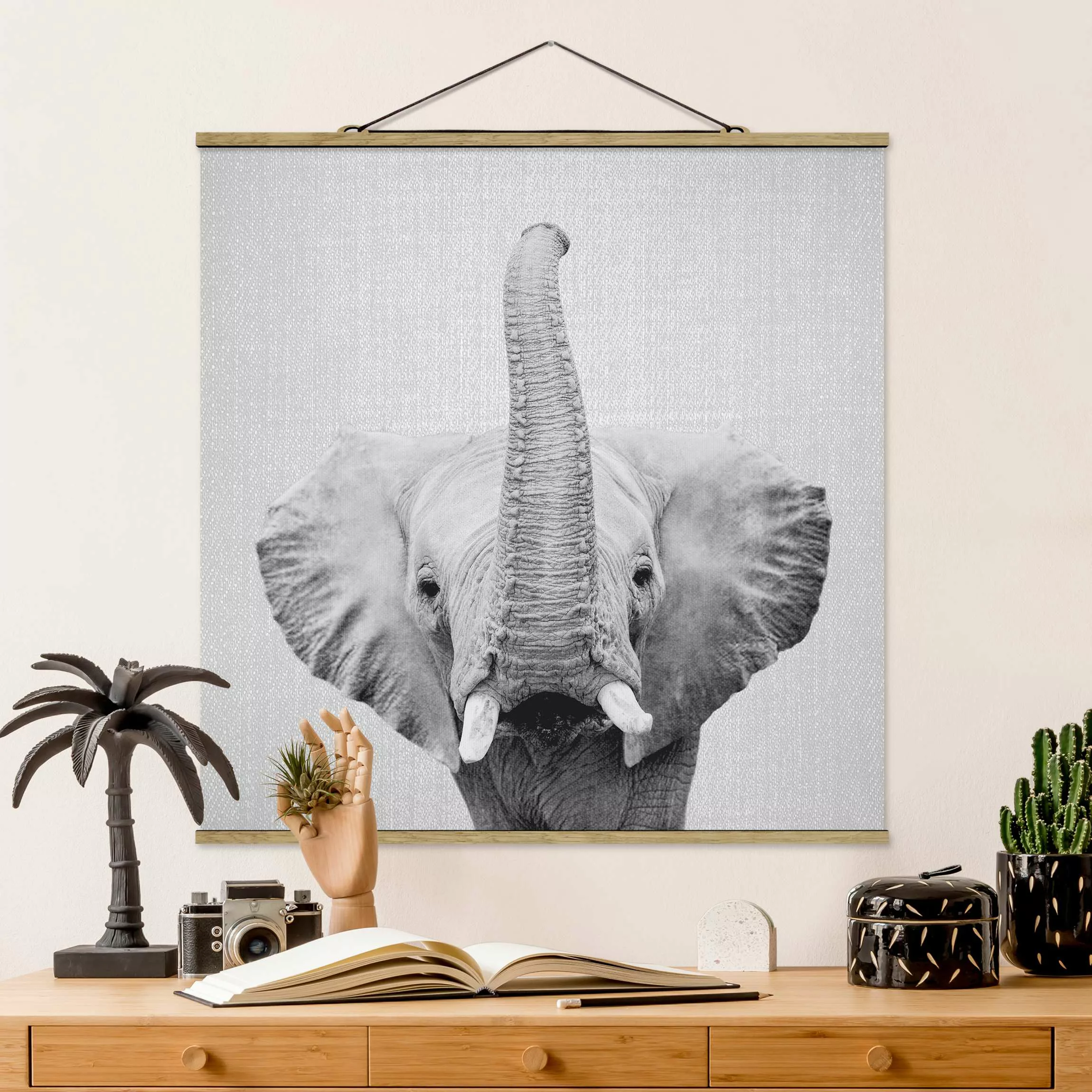 Stoffbild mit Posterleisten Elefant Ewald Schwarz Weiß günstig online kaufen