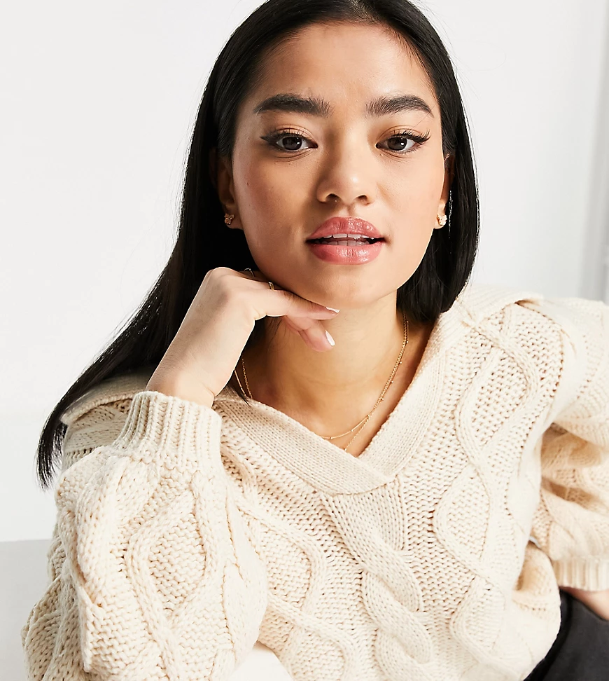 New Look Petite – Strickpullover in Weiß mit Zopfmuster und Kragendetail günstig online kaufen