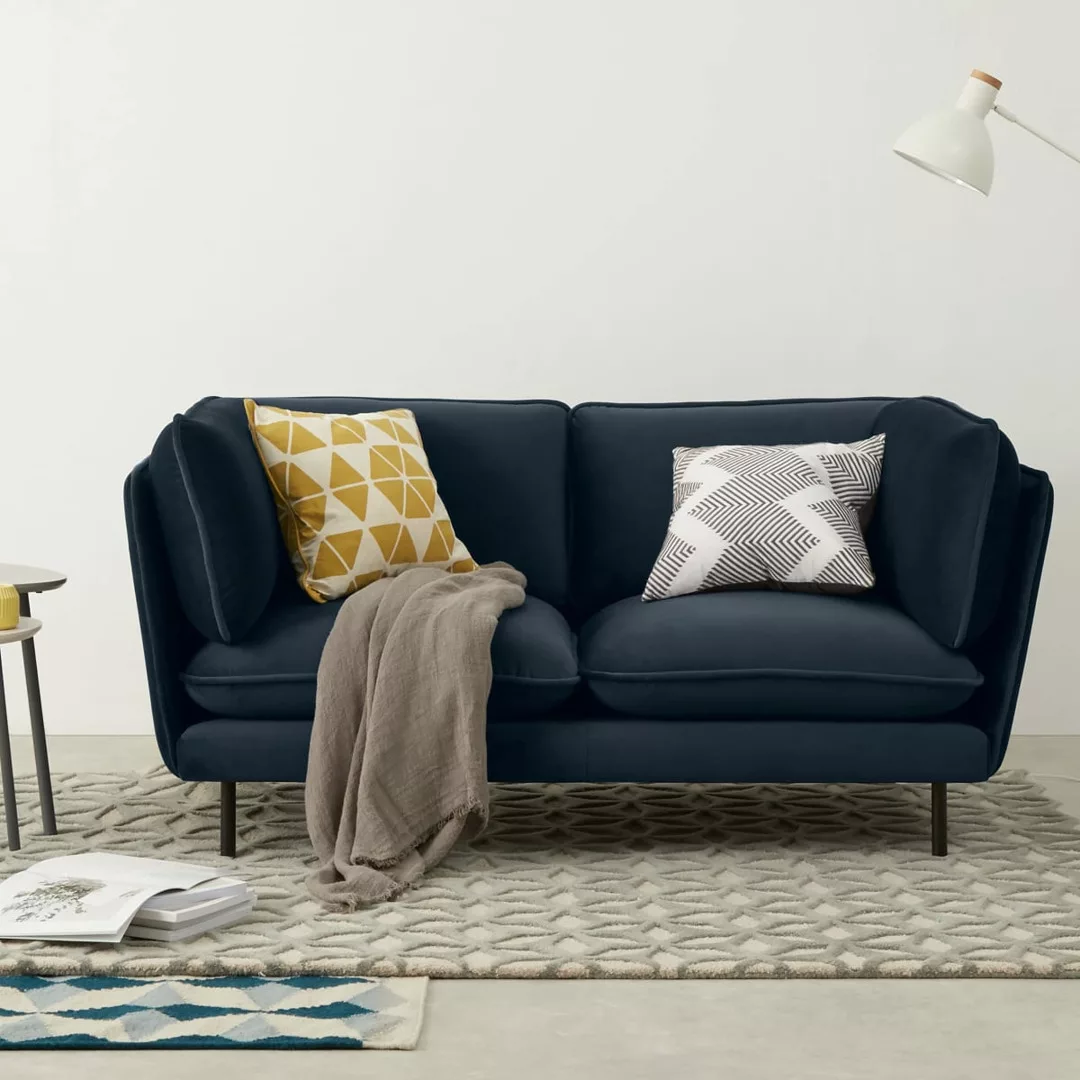 Wes 2-Sitzer Sofa, Samt in Wasserblau - MADE.com günstig online kaufen
