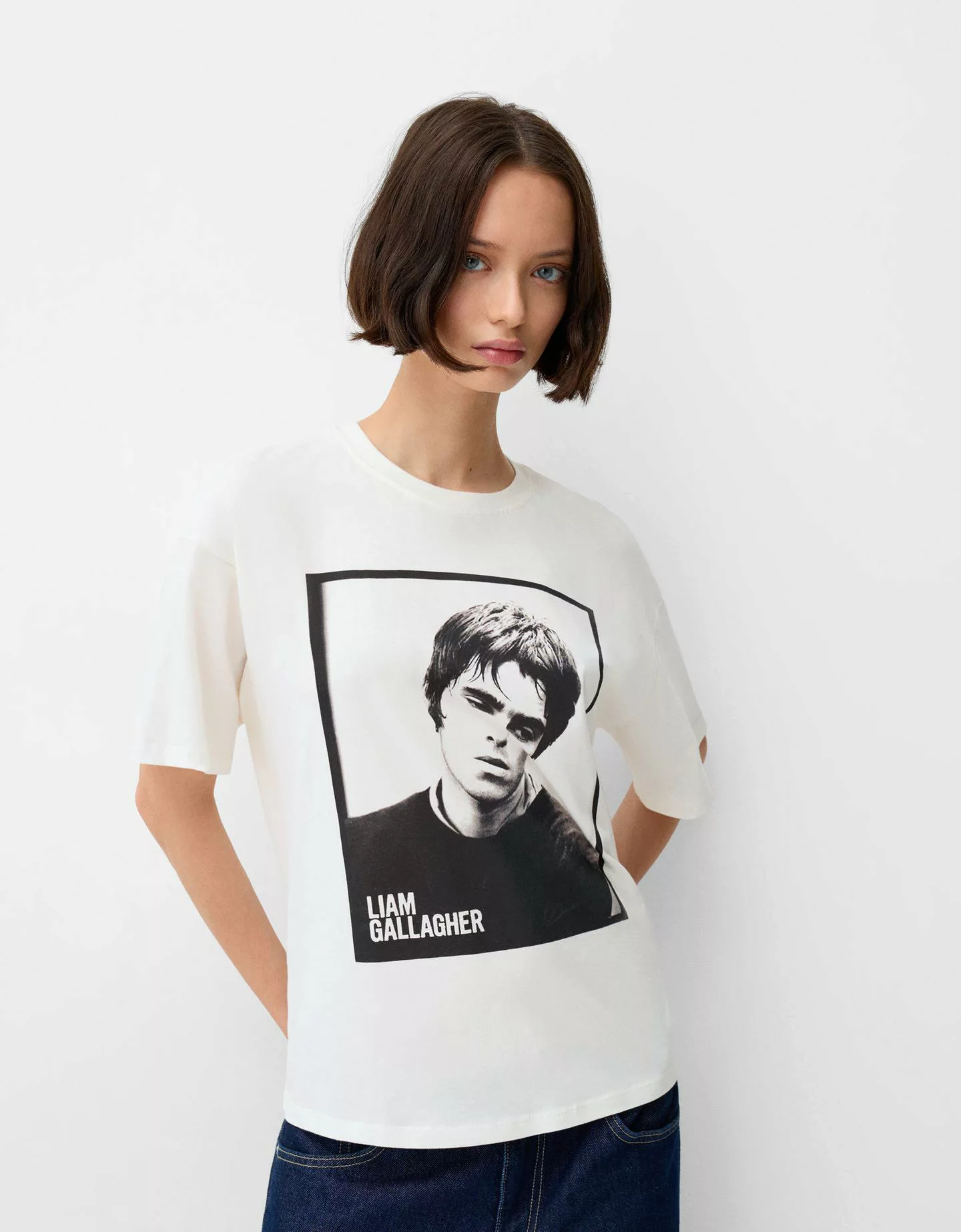 Bershka T-Shirt Liam Gallagher Mit Kurzen Ärmeln Damen Xs Weiss günstig online kaufen