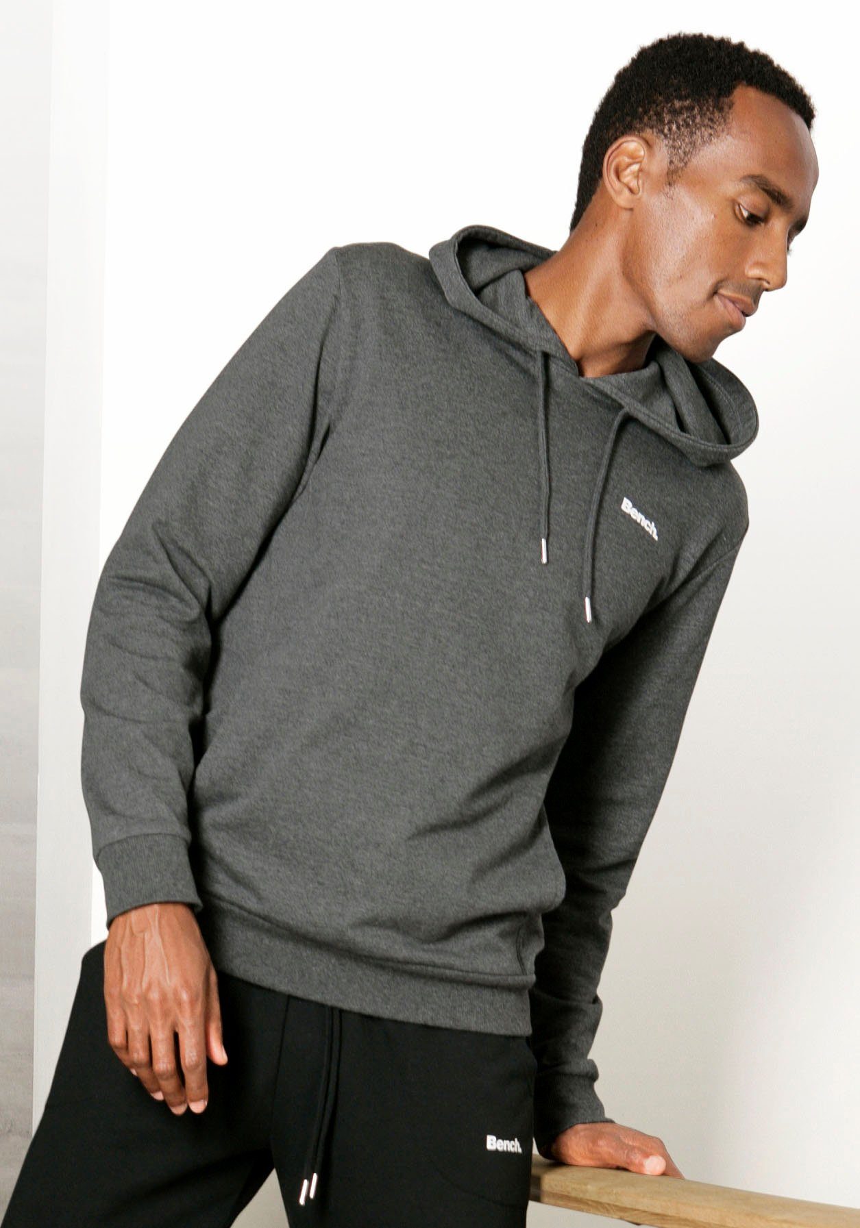 Bench. Loungewear Hoodie, Sweatshirt mit Kapuze und seitlichen Taschen, Bau günstig online kaufen