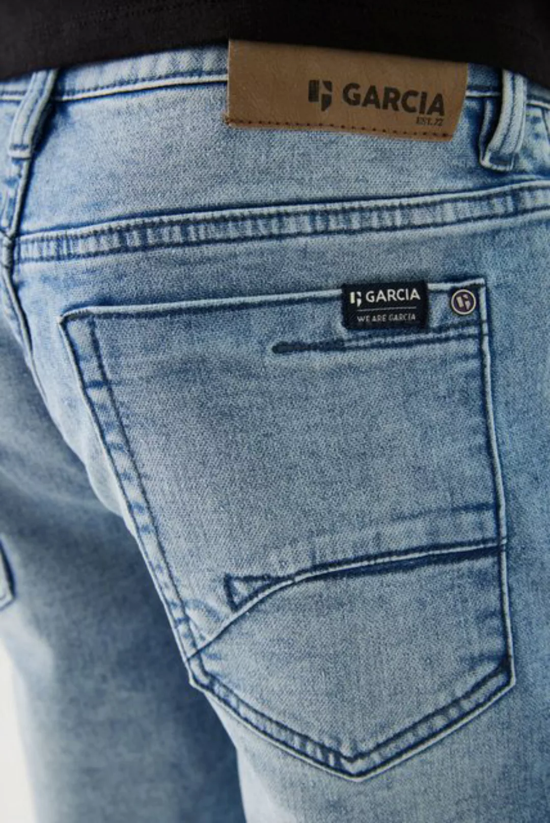 Garcia Jeansshorts Tavio mit Used-Effekten günstig online kaufen