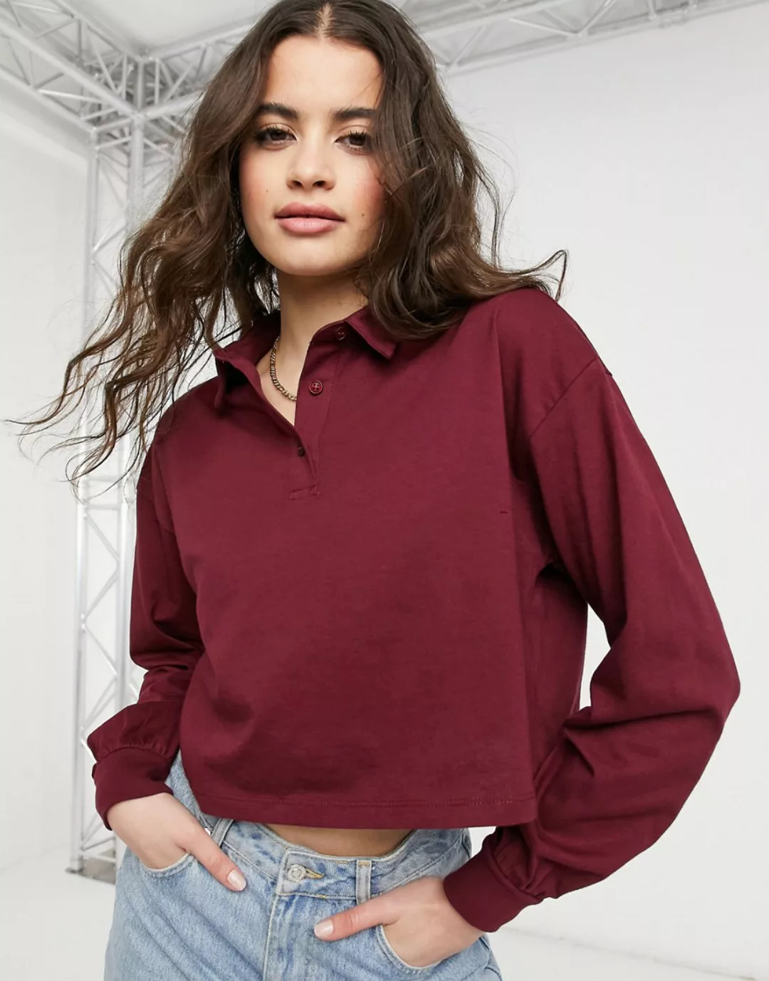 ASOS DESIGN – Kastenförmiges, langärmliges Poloshirt mit kurzem Schnitt in günstig online kaufen
