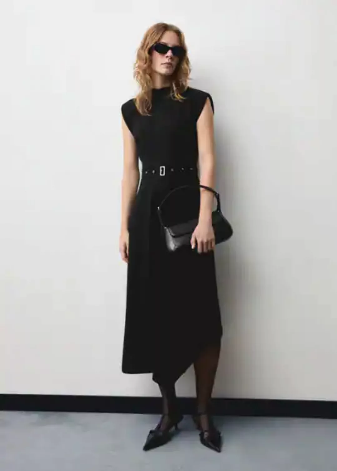 Asymmetrisches Kleid mit Gürtel günstig online kaufen