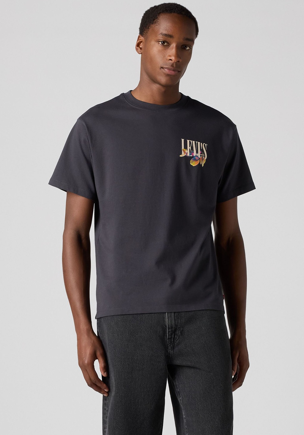 Levis T-Shirt "SEVINTAGE", mit Logo-Aufnäher auf der Brust günstig online kaufen