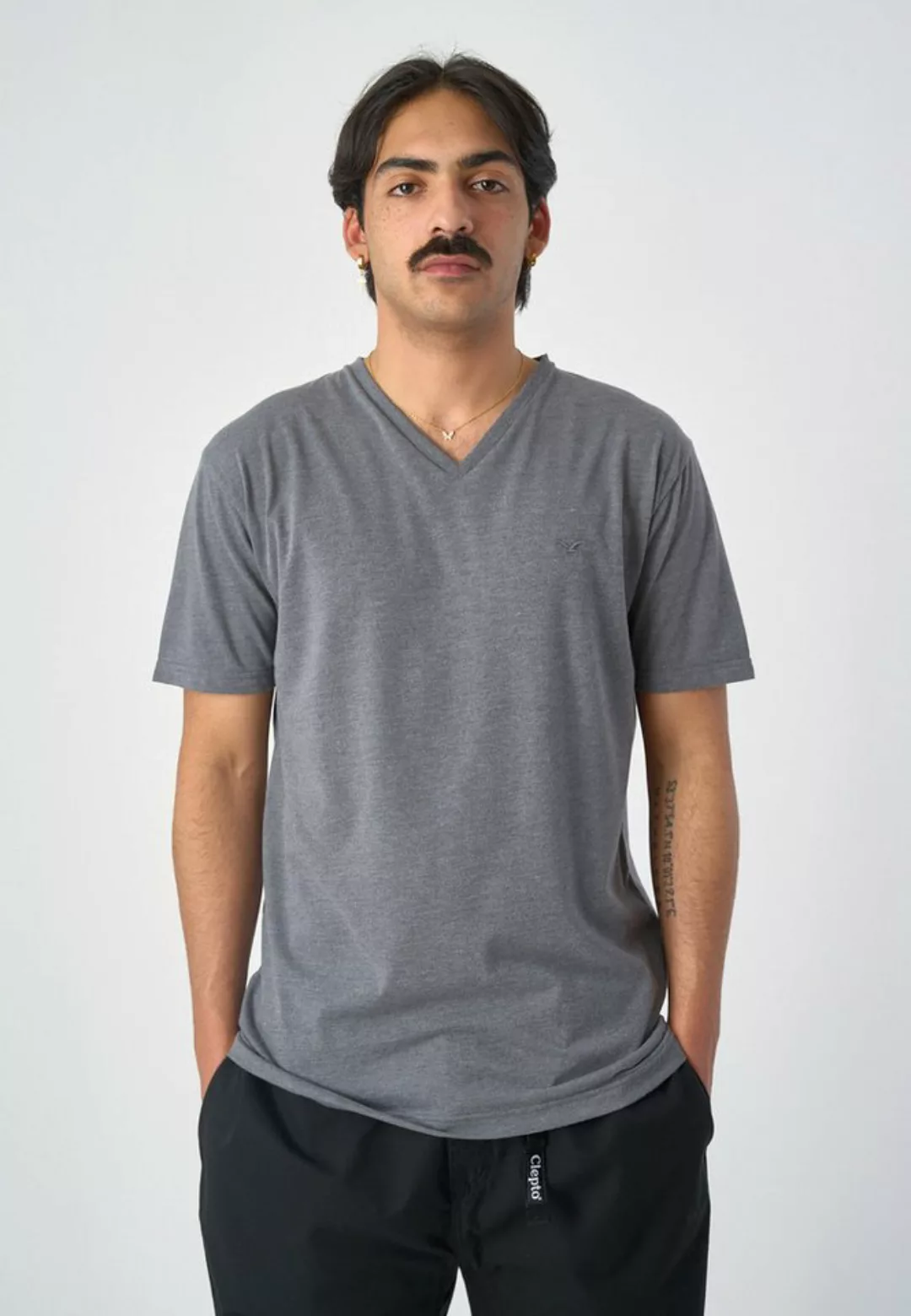 Cleptomanicx T-Shirt Ligull Regular V mit lockerem Schnitt günstig online kaufen