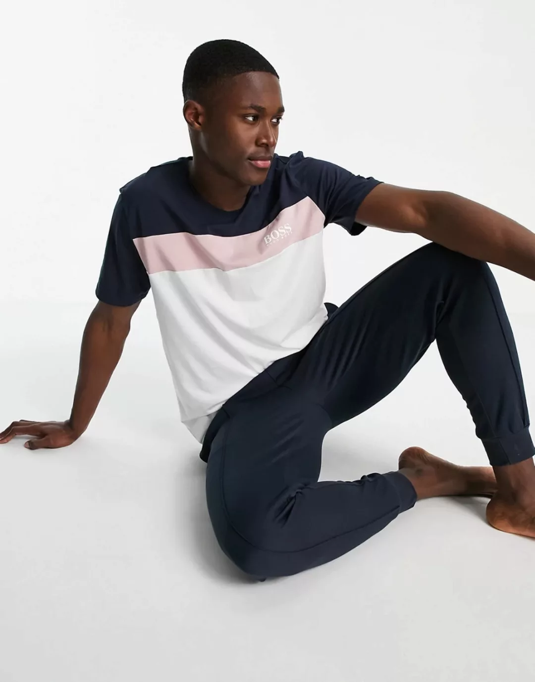BOSS – Bodywear – T-Shirt mit Blockfarbendesign in Marineblau/Rosa günstig online kaufen
