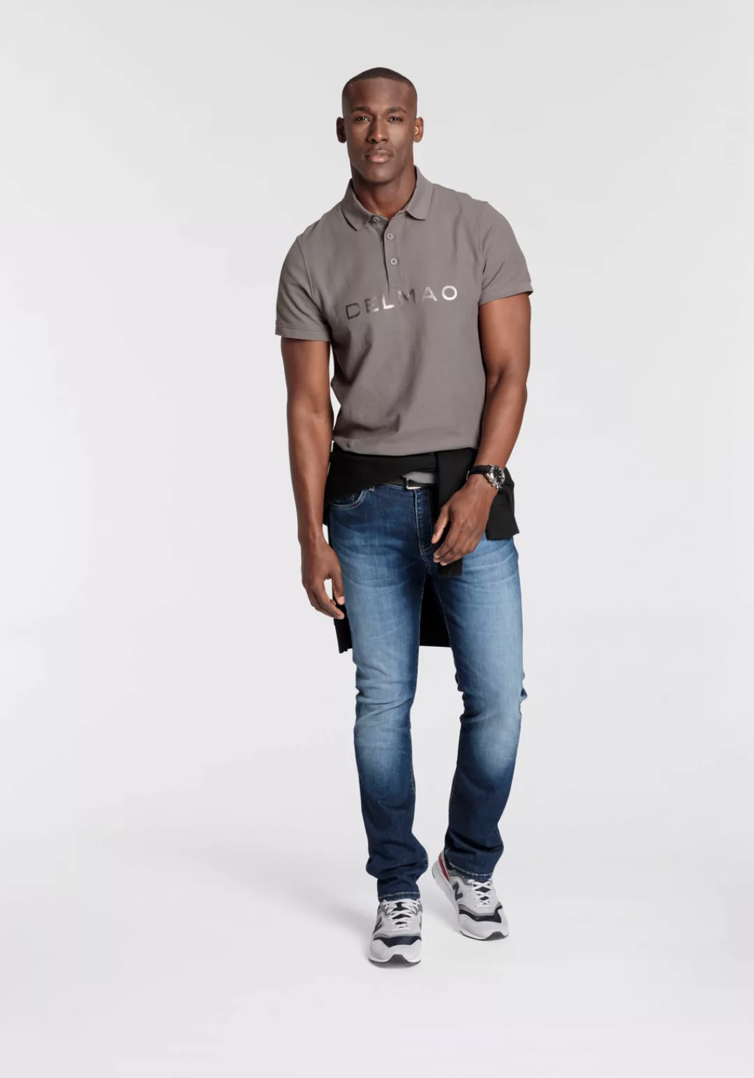 DELMAO Poloshirt, Kurzarm, mit Rippbündchen, mit Print, Polokragen, aus Bau günstig online kaufen