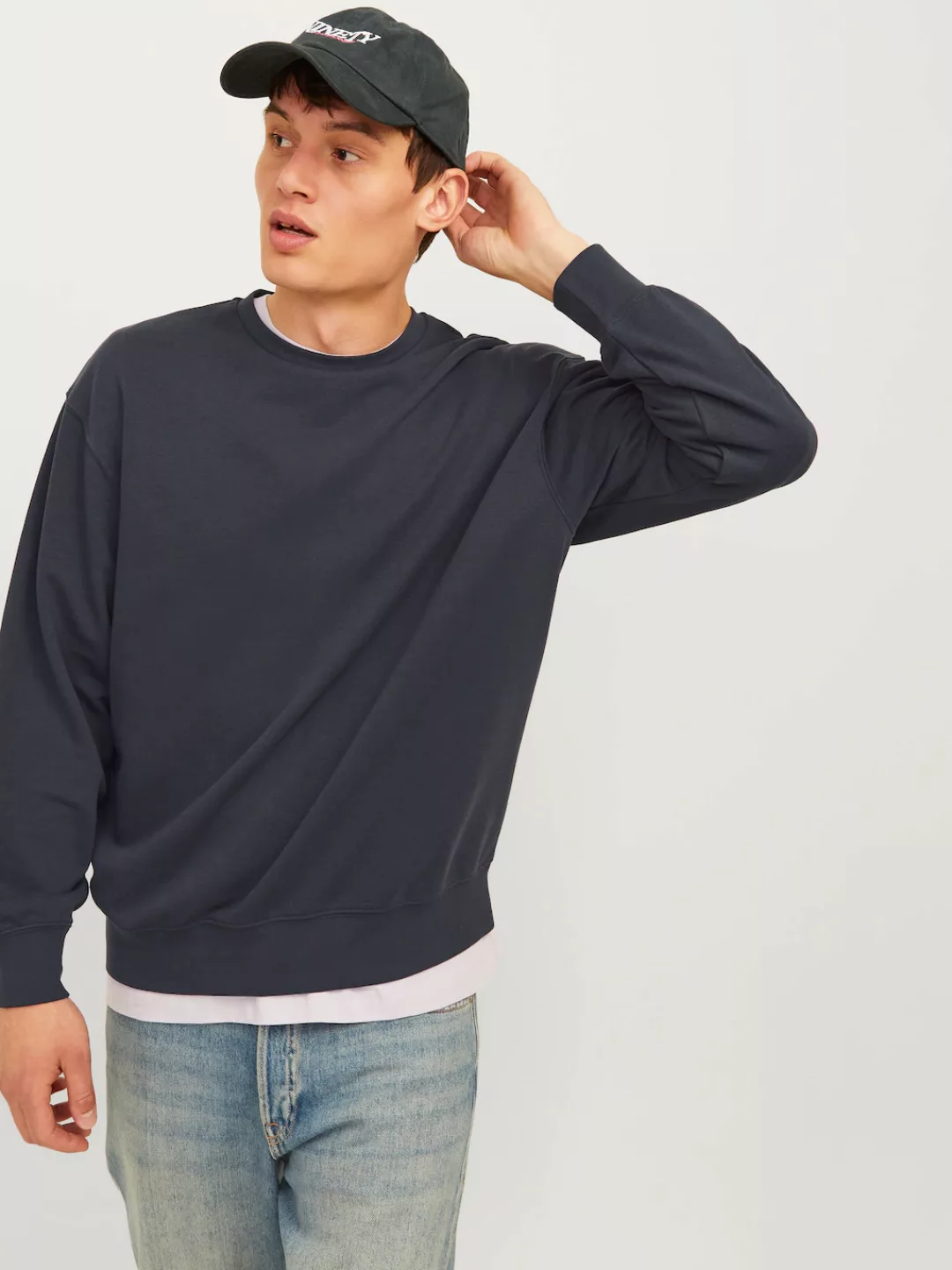 Jack & Jones Sweatshirt JJECHARGE SWEAT CREW NECK NOOS mit Rippbündchen günstig online kaufen