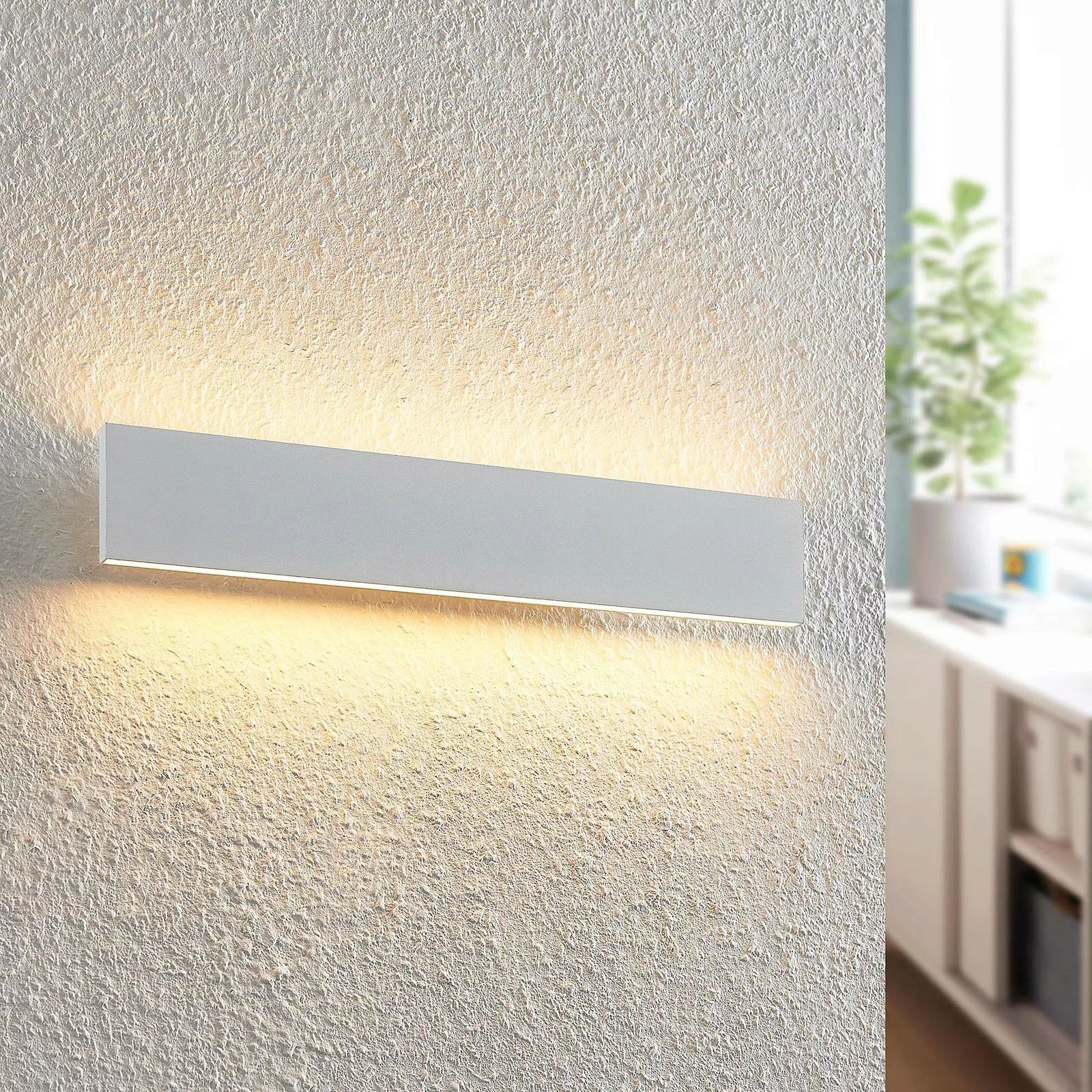 Lindby Ignazia LED-Wandleuchte, 47 cm, weiß günstig online kaufen