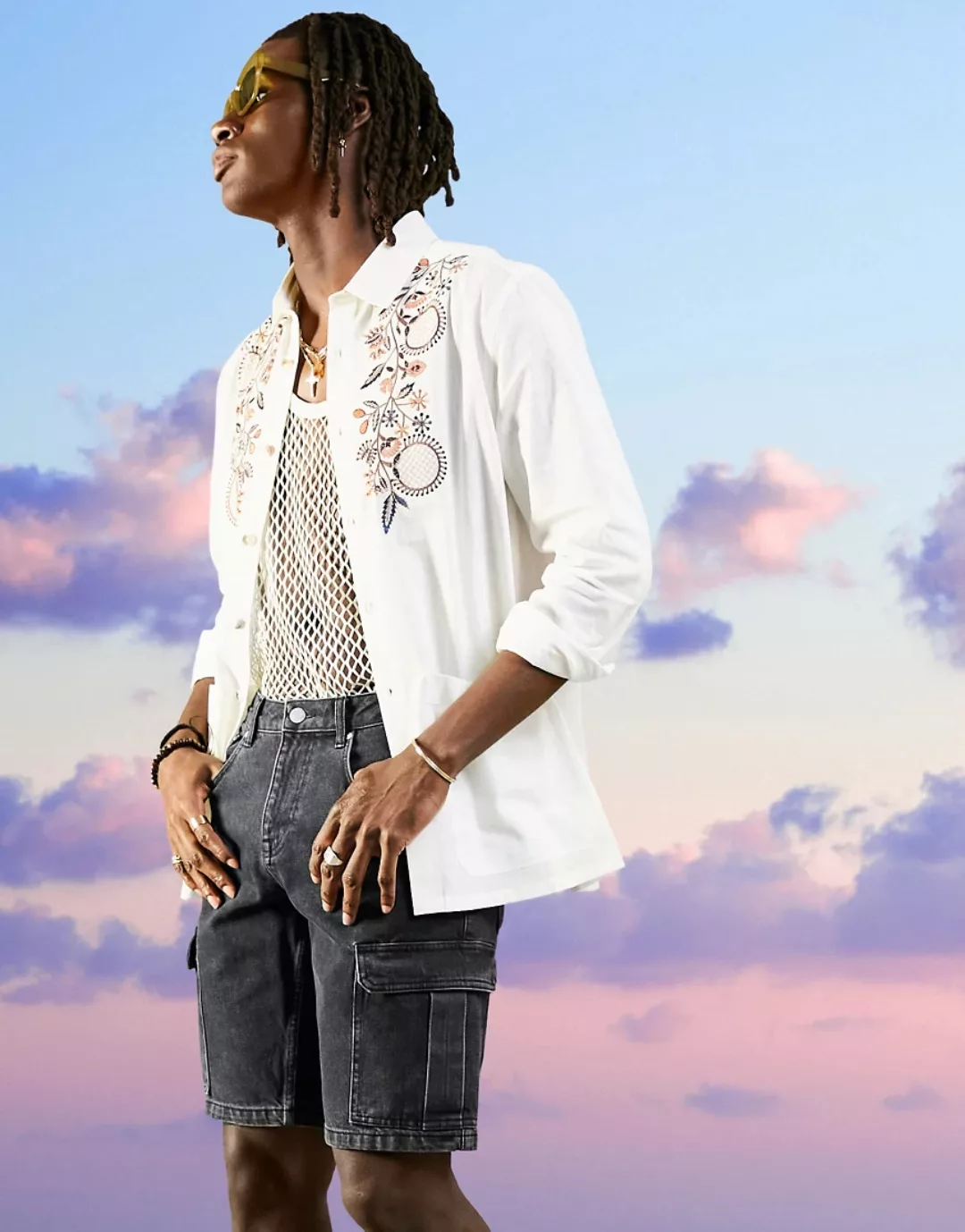 ASOS DESIGN – Hemdjacke mit Blumenstickerei auf der Brust in Weiß günstig online kaufen