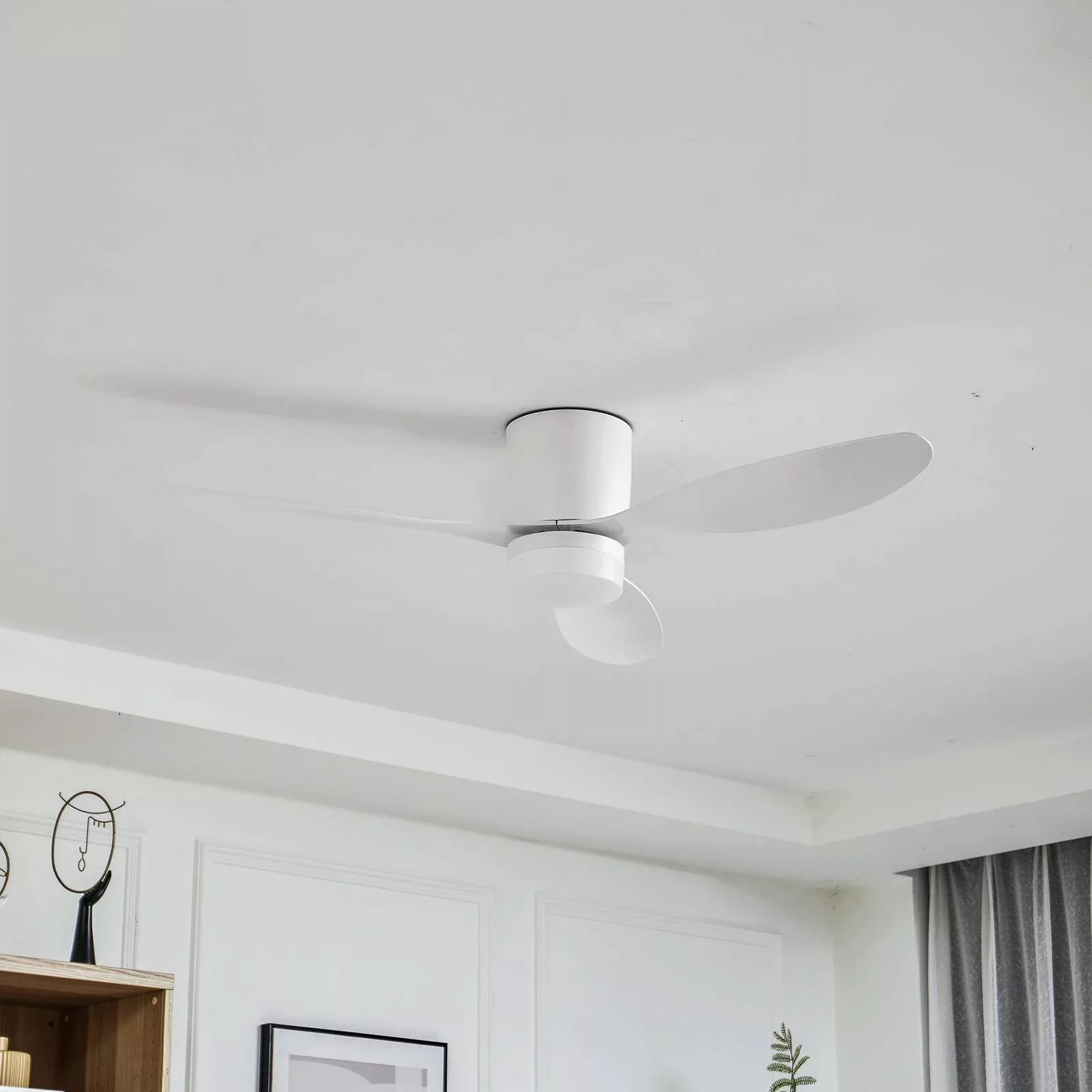 Lucande LED-Deckenventilator Kayu, weiß, DC, leise, Ø 132 cm günstig online kaufen