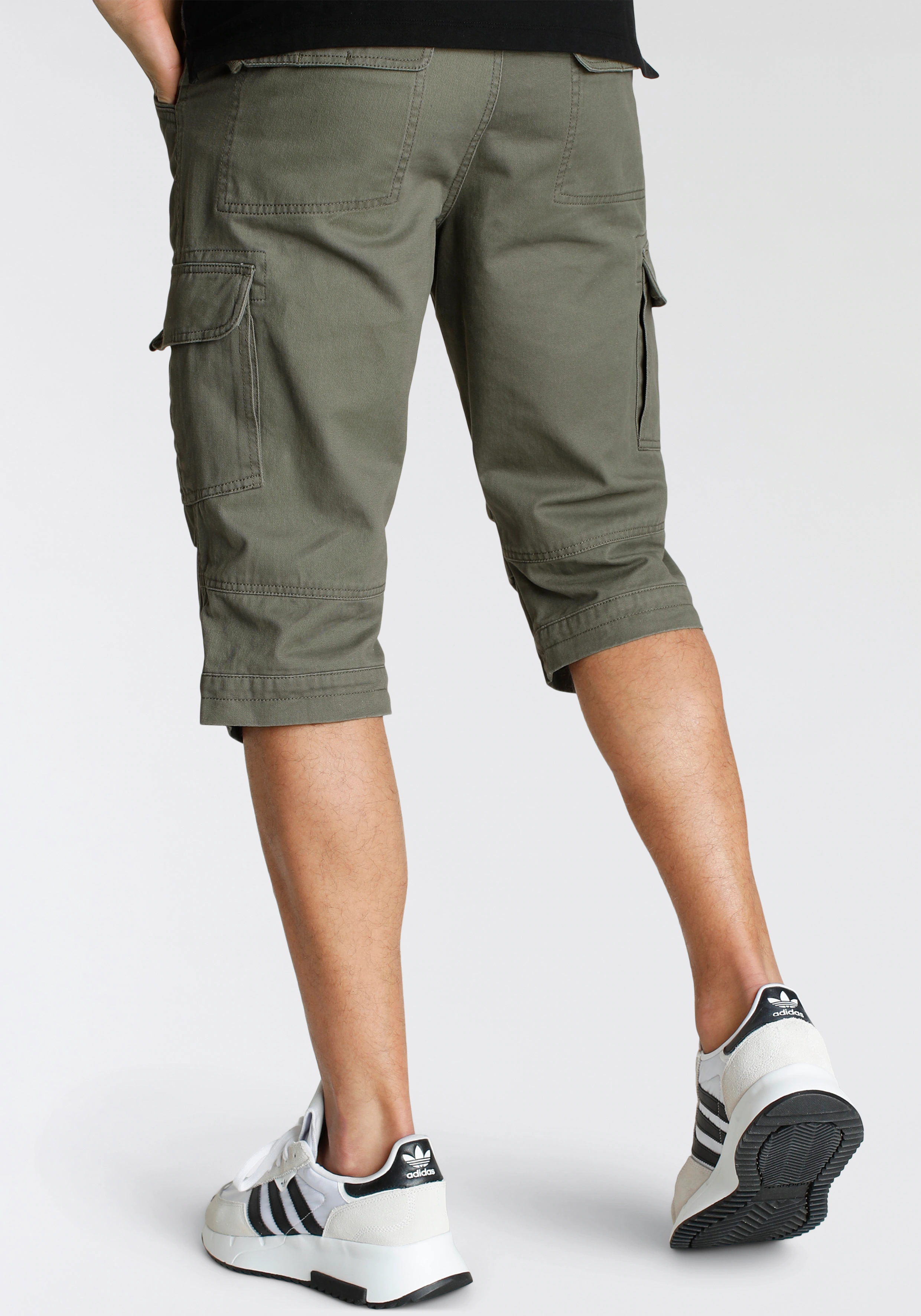 Bruno Banani Bermudas, schmale Passform, gerade Beinform, mit Cargotaschen günstig online kaufen