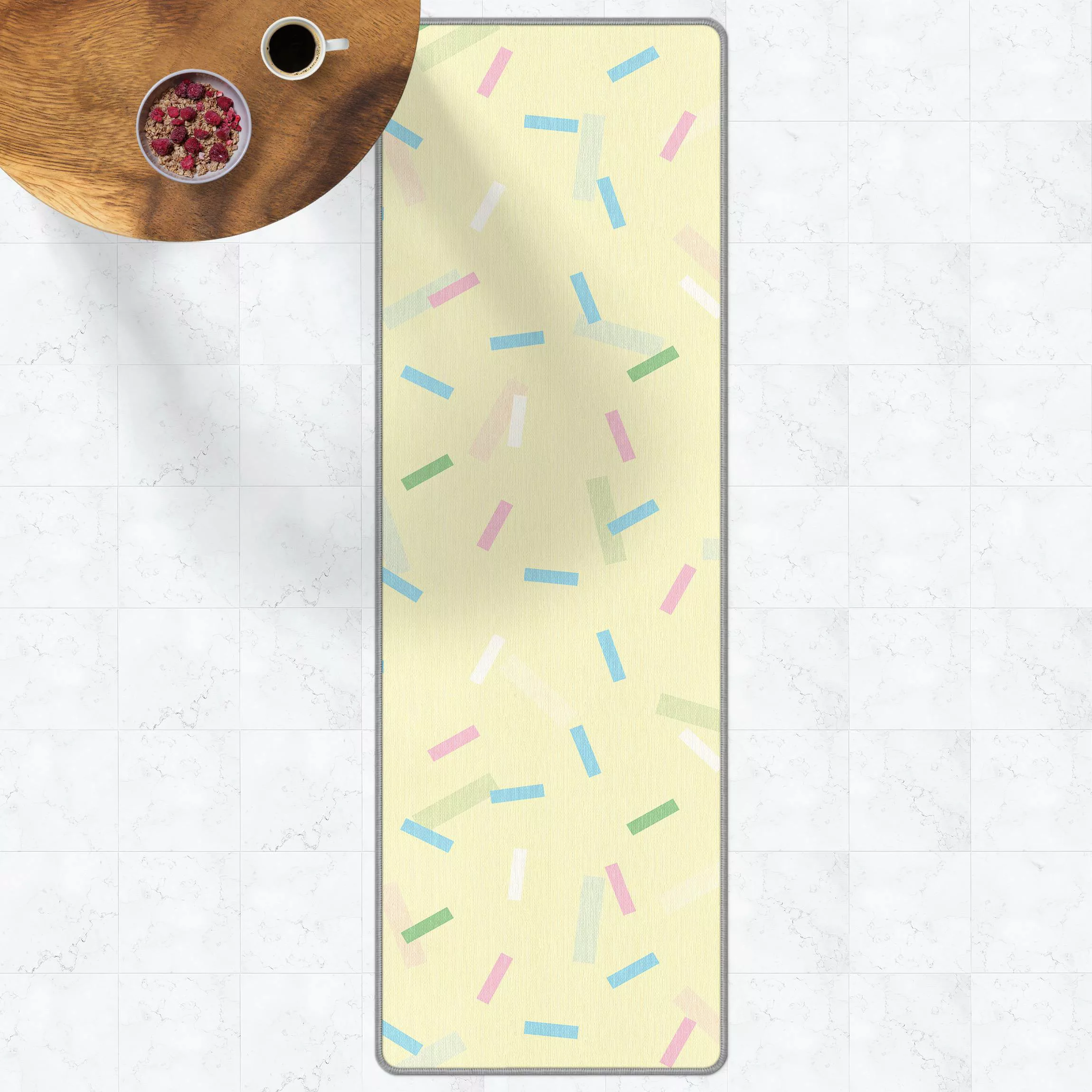 Teppich Buntes Konfetti aus Pastellstreifen günstig online kaufen