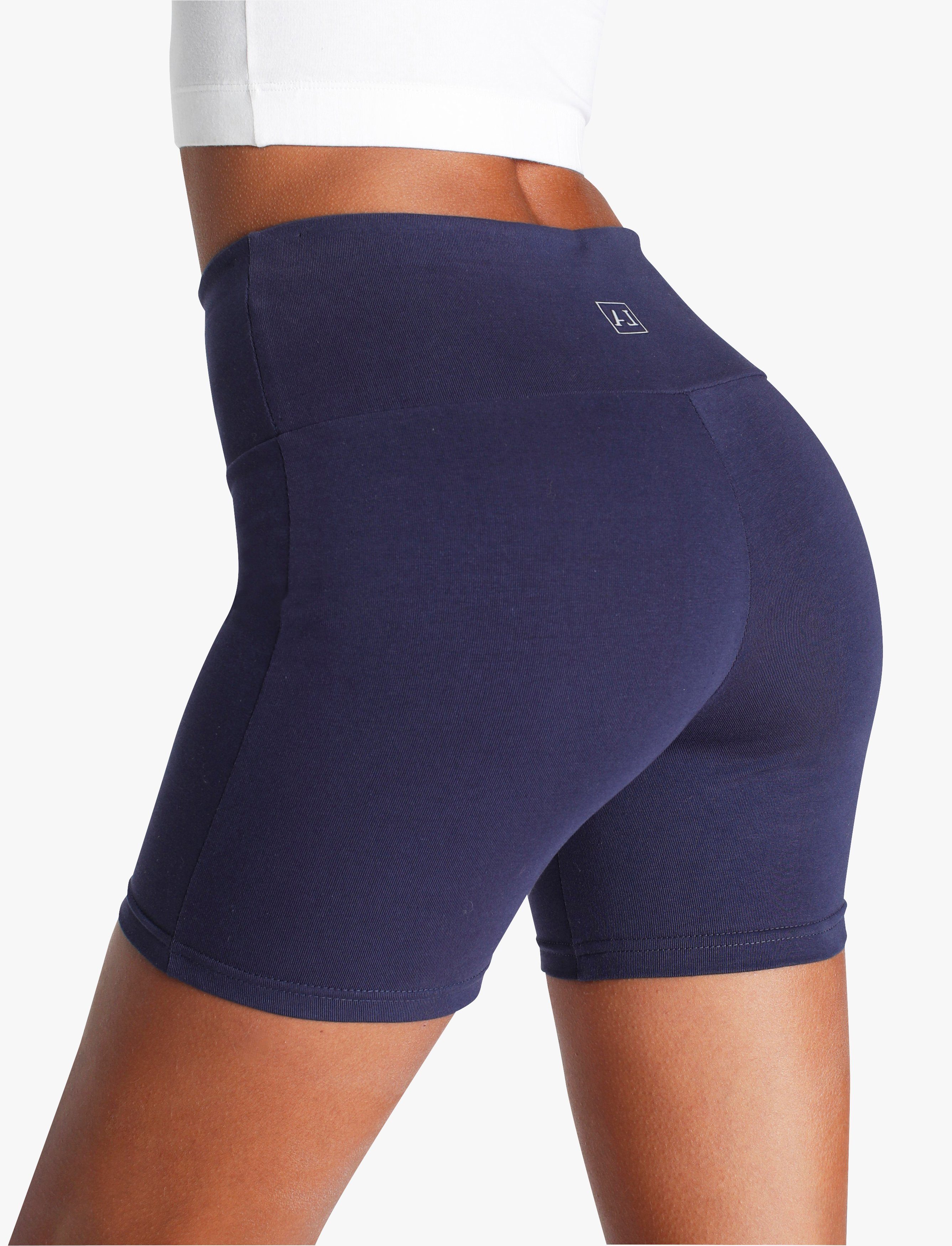 LASCANA Shorts, mit breitem Bündchen und Logodruck, Loungewear günstig online kaufen