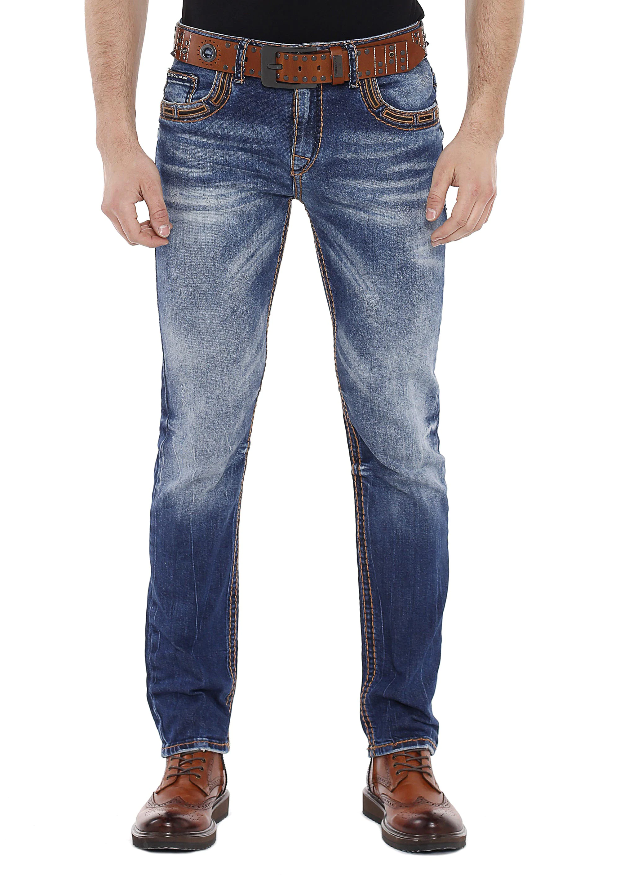 Cipo & Baxx Slim-fit-Jeans, mit bestickten Rückentaschen in Straight Fit günstig online kaufen