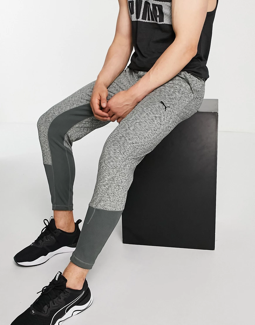 PUMA – Yoga Studio Yogini – Jogginghose in Heidegrau günstig online kaufen